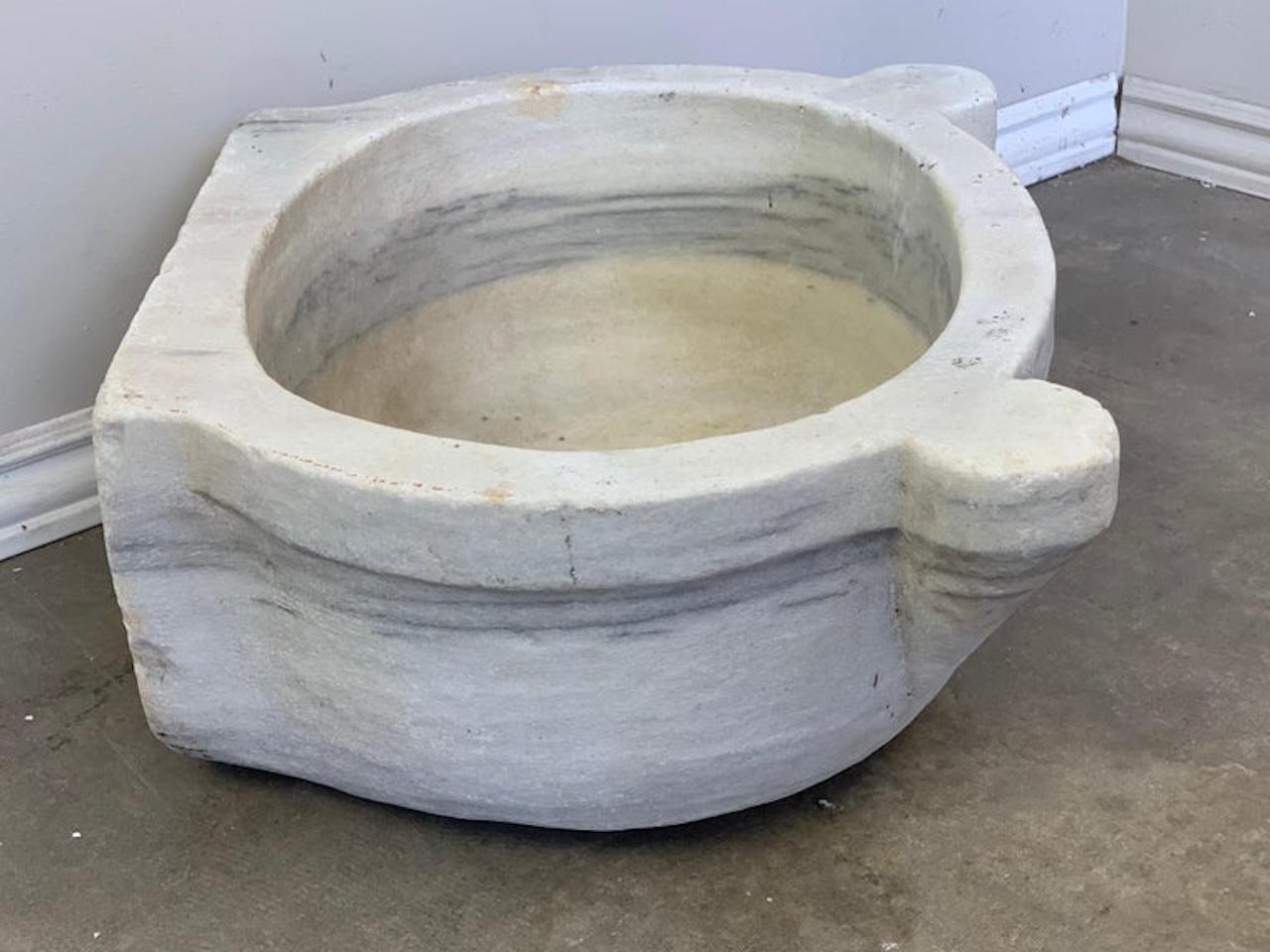 Renaissance Vase/évier italien en pierre, vers 1900 en vente