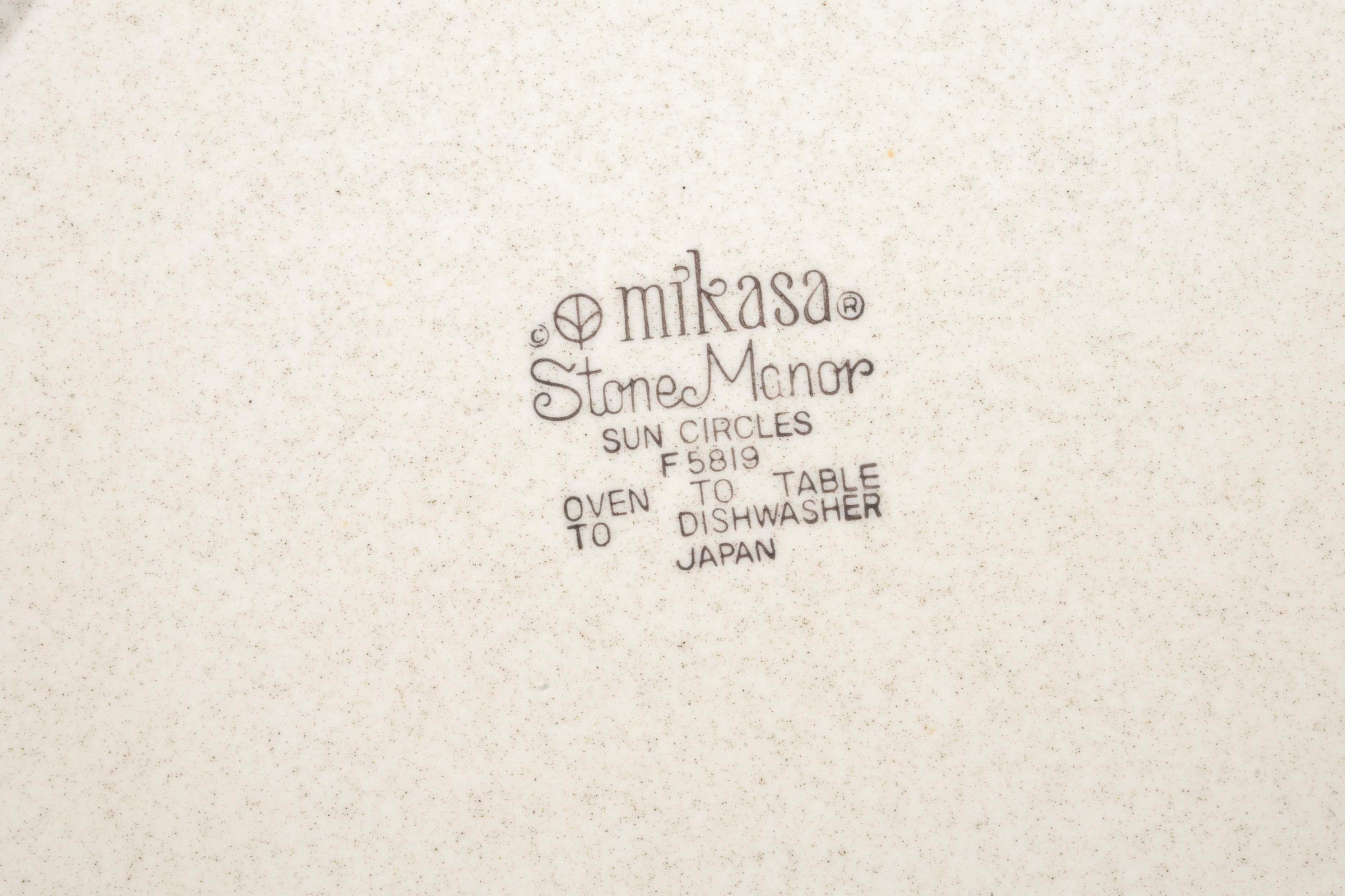 Stone Manor Juego de 18 Círculos de Sol Rincones de Óxido Mikasa Juego de Comedor Made in Japan Cerámico en venta