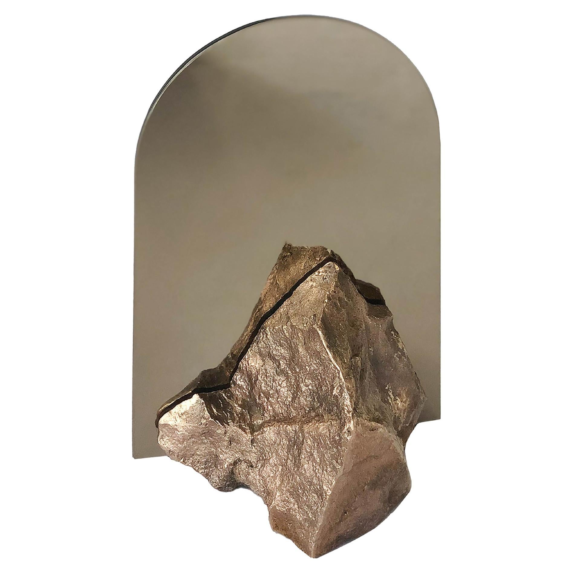 Miroir en pierre en bronze de Desia Ava