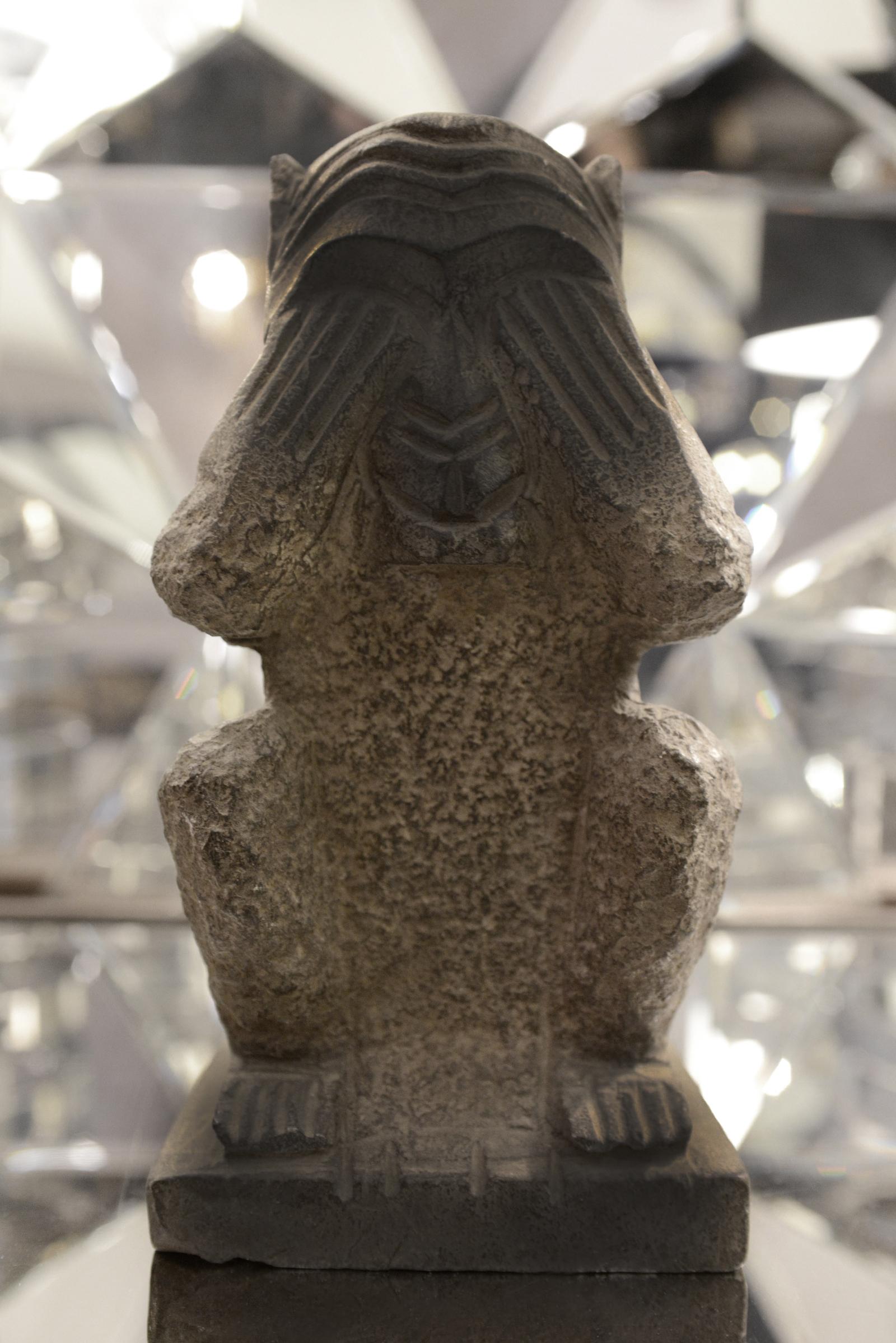 Ensemble de 3 grandes sculptures en pierre singes en vente 2