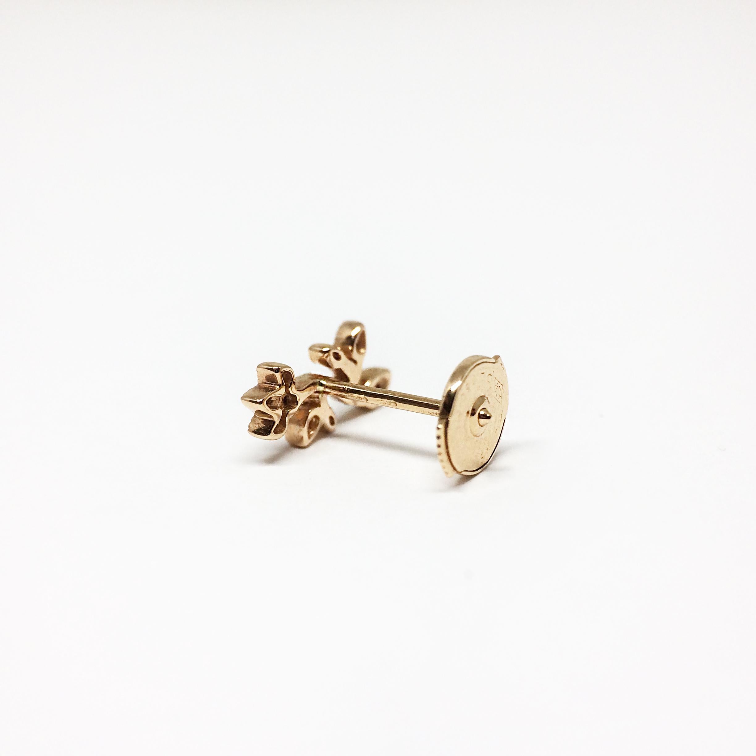 Contemporary Stone Paris 18 Karat Gold and Diamonds Cherry Blossom Stud Earring For Sale