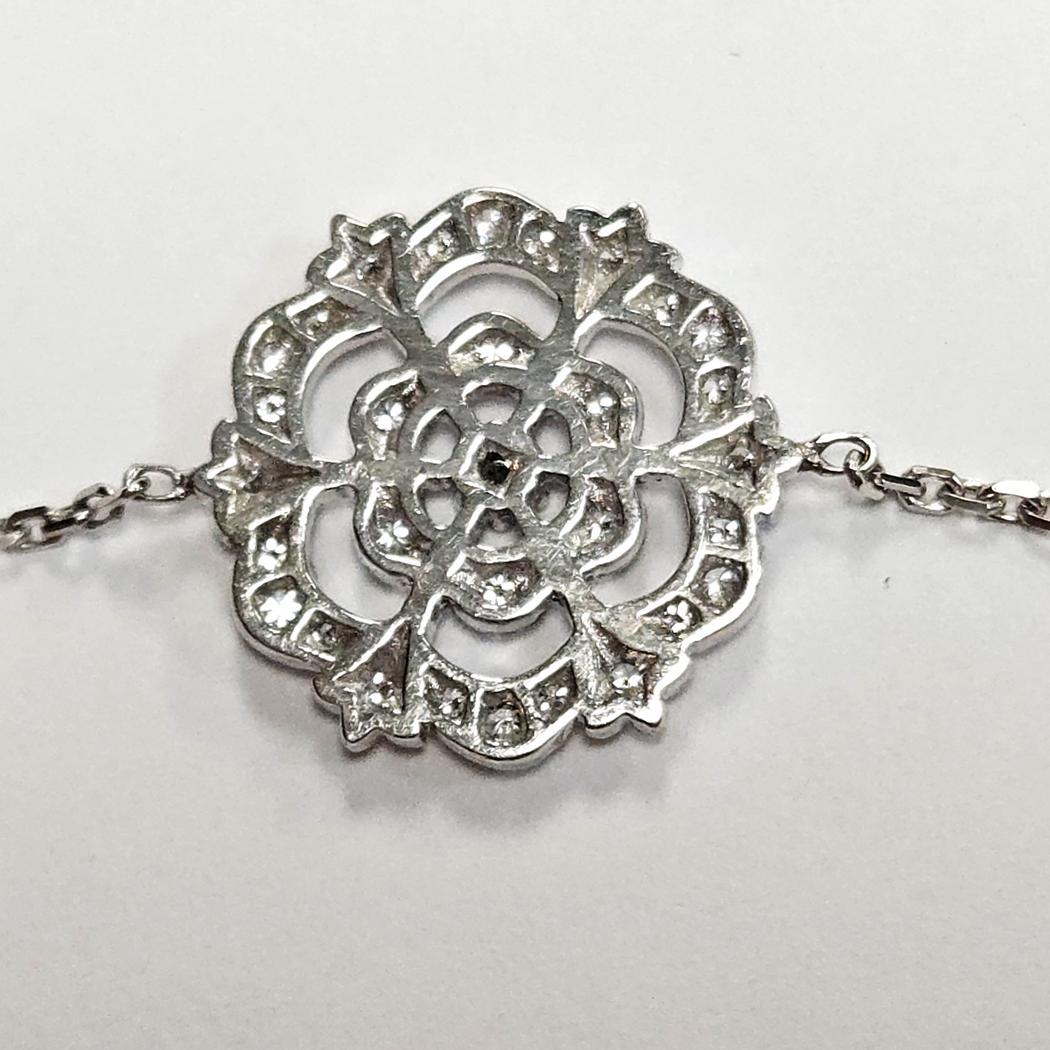 Taglio rotondo Stone Paris by Marie Poniatowski Bracciale con fiori di diamante in oro bianco 18k - 0,40ct in vendita