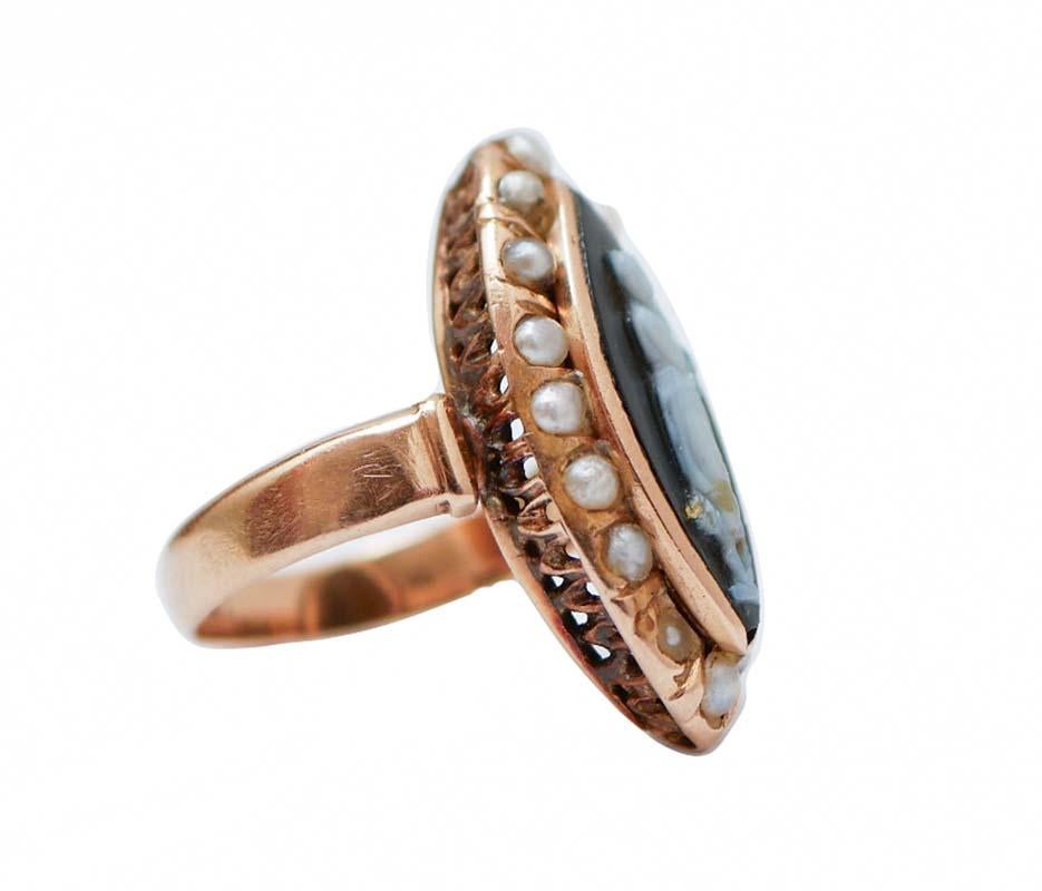 Retrò ring in 18 kt rose gold structure mounted with a central stone representing a lady motif.
Total Weight 4.80 gr
RF  +UUII
Italian Size 5 
Usa Size 3.25
French Size 45

For any information, feel free to contact the seller through the message