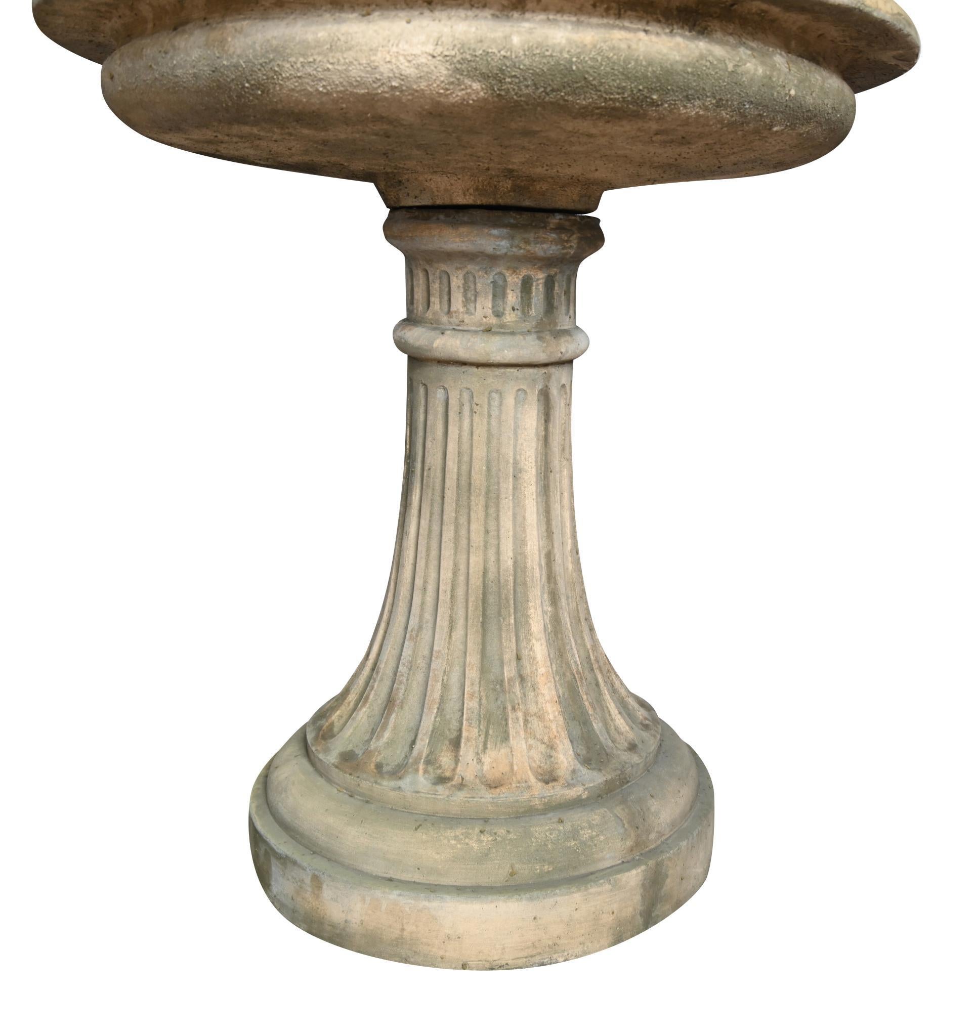 Urne de jardinière Pentworth Bird Bath Garden Bon état - En vente à Potters Bar, GB