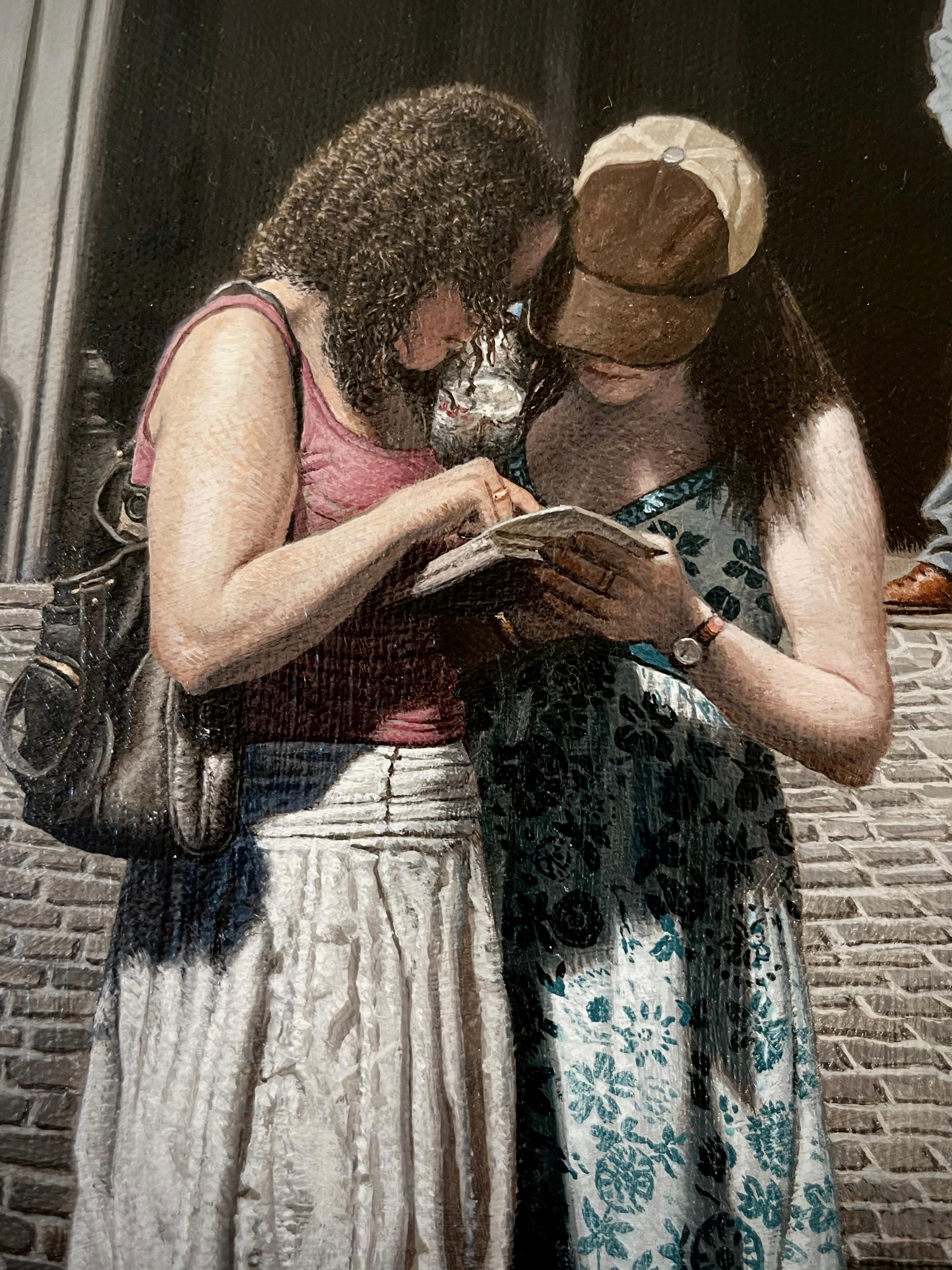 Rome, Italie, paysage urbain figuratif réaliste de deux filles et d'un homme dans une rue romaine - Painting de Stone Roberts