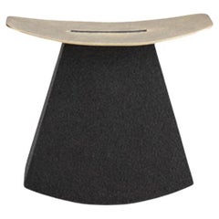 Sgabello Stone Rocker in edizione limitata in granito nero Belfast e ottone di Jesse Ede