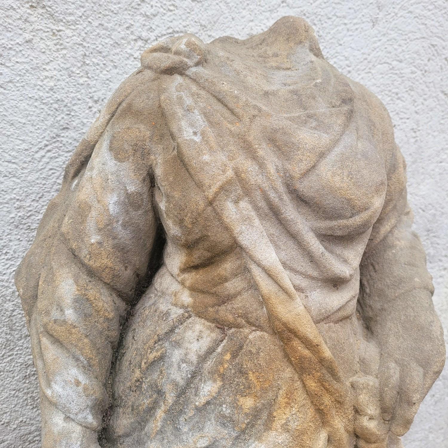 Stone Sculpture, 17th Century In Good Condition For Sale In MARSEILLE, FR