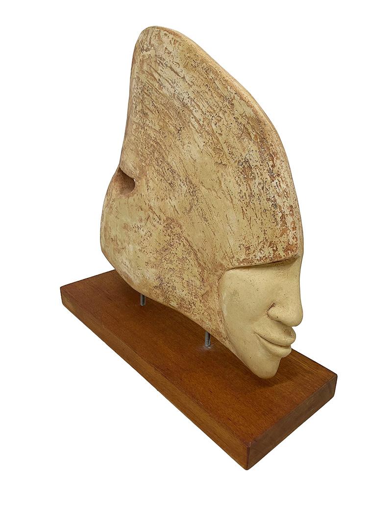 Scultura in pietra di Chantalle Smeets, 2010 ca.

Una scultura in gres lucido, astratta, realizzata da Chantalle Smeets nel 2010.
Confermato dall'artista stessa.
Chantalle Smeets (1967-) Heerlen (Paesi Bassi), è stata ispirata da una ballerina di