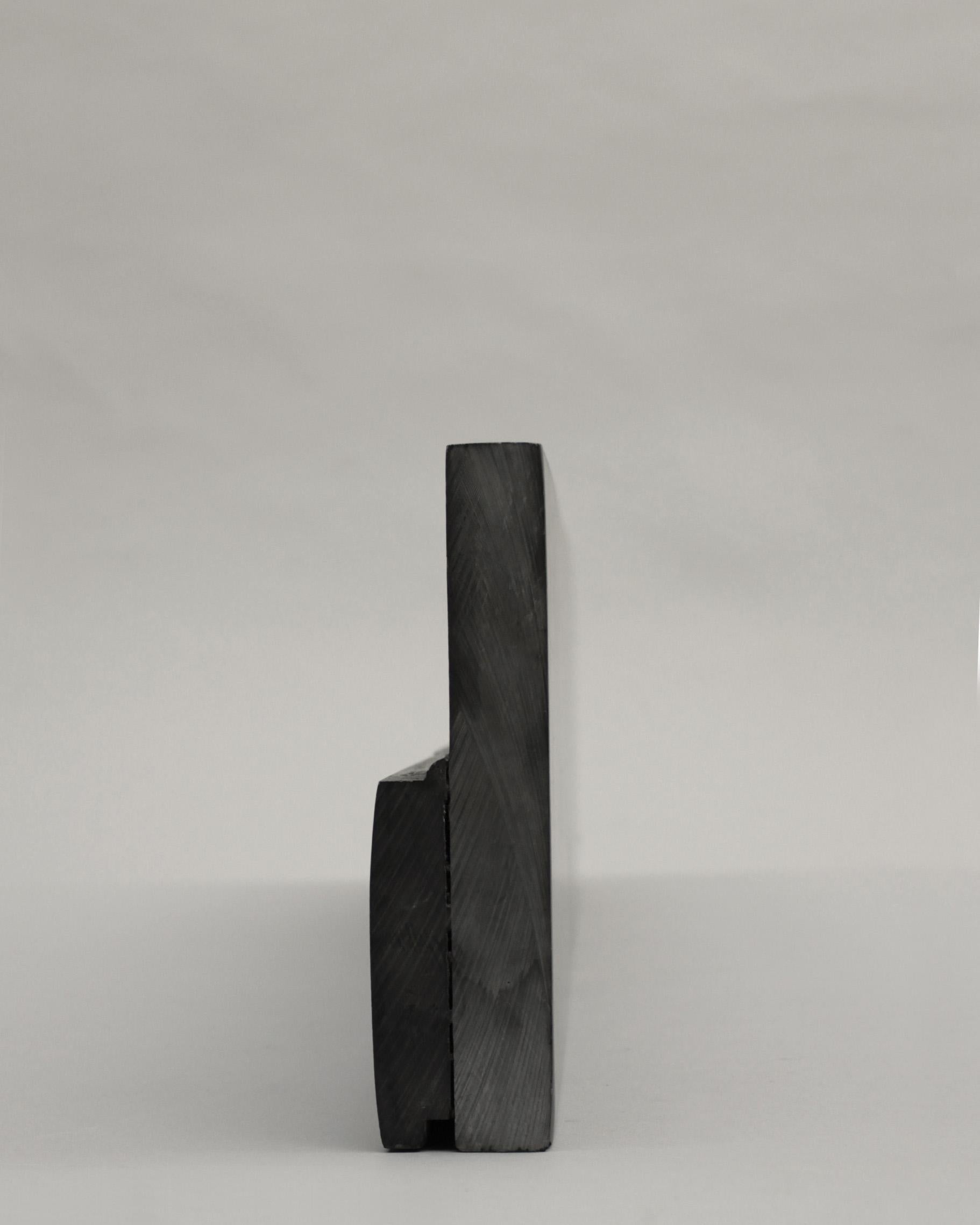 Sculpture en pierre de Gabriela Beju en vente 3