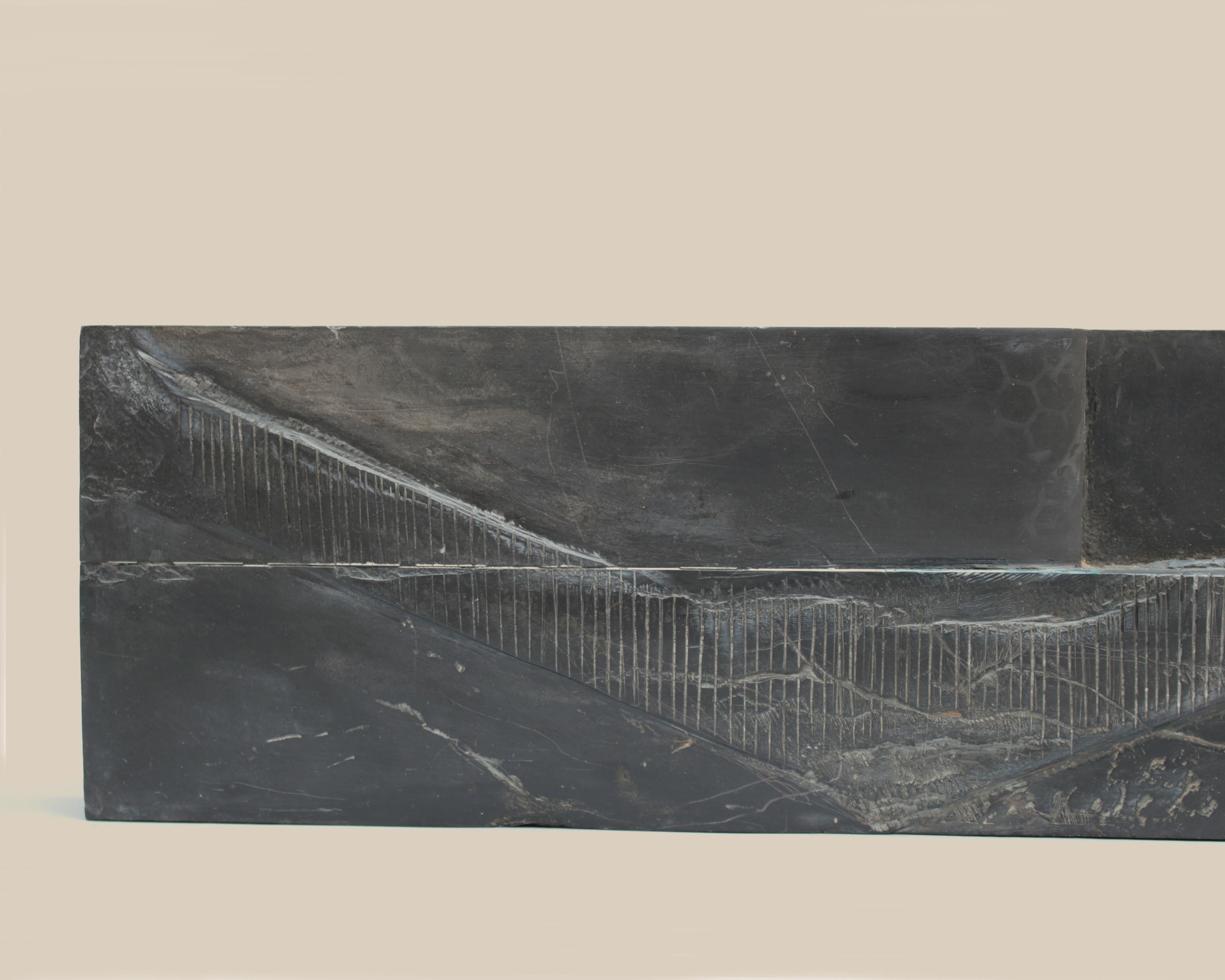 Mid-Century Modern Sculpture en pierre de Gabriela Beju en vente