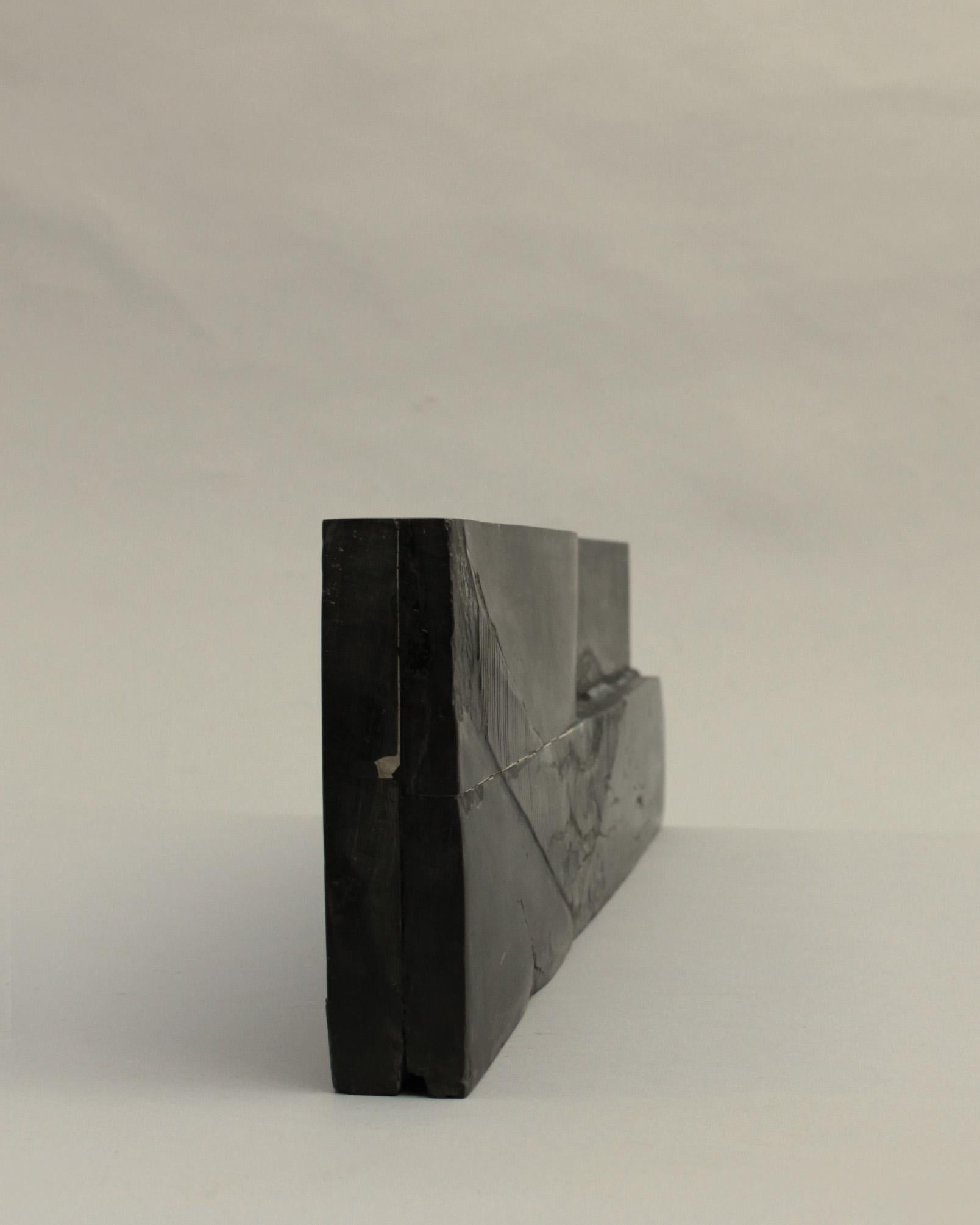 Pierre Sculpture en pierre de Gabriela Beju en vente