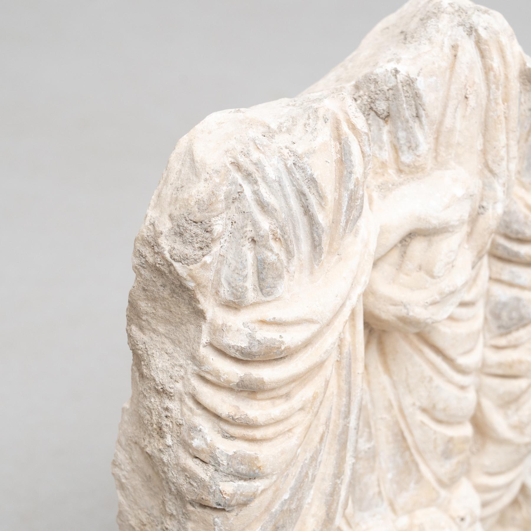 Escultura de piedra, hacia 1930 en venta 3