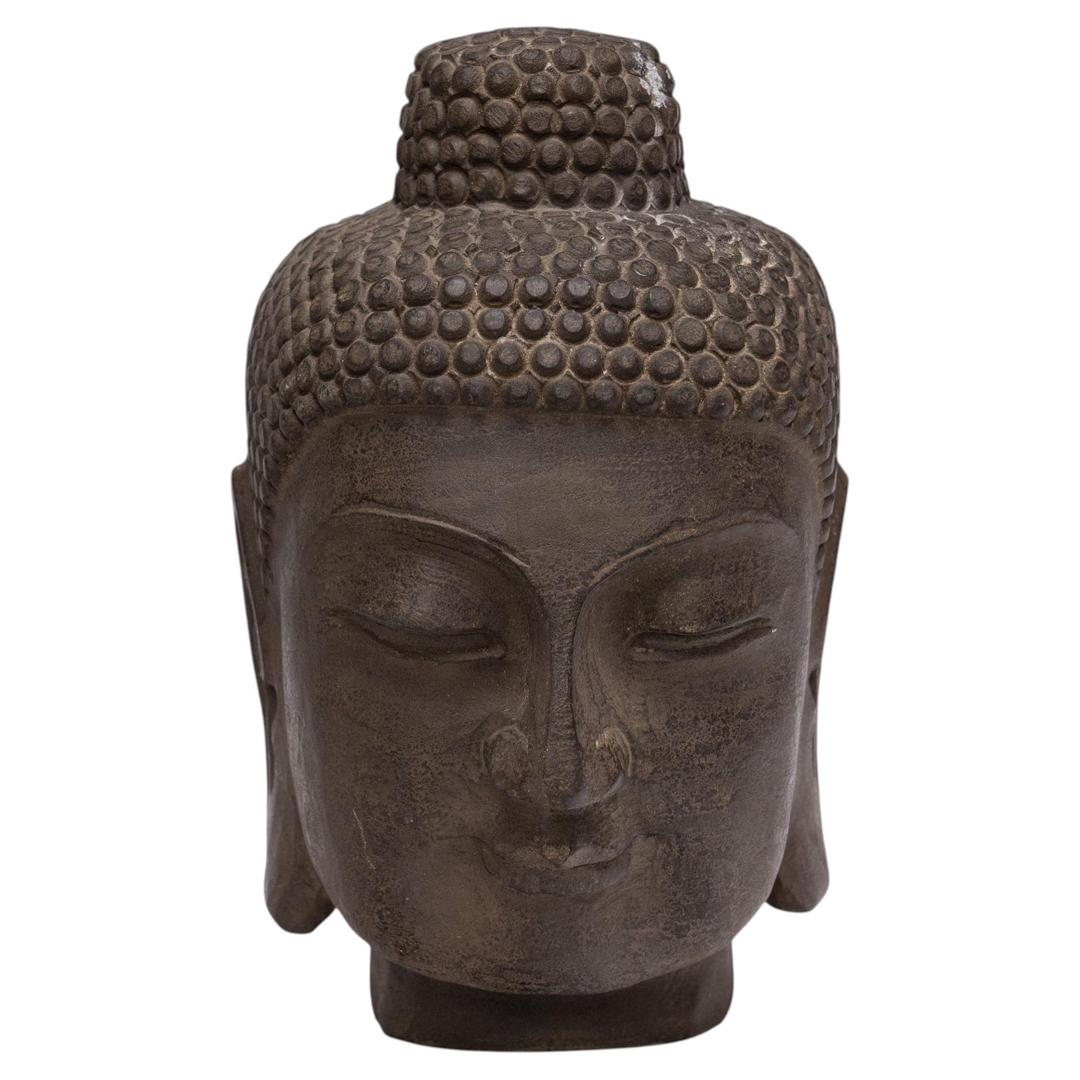 Tête de Bouddha Shakyamuni en pierre