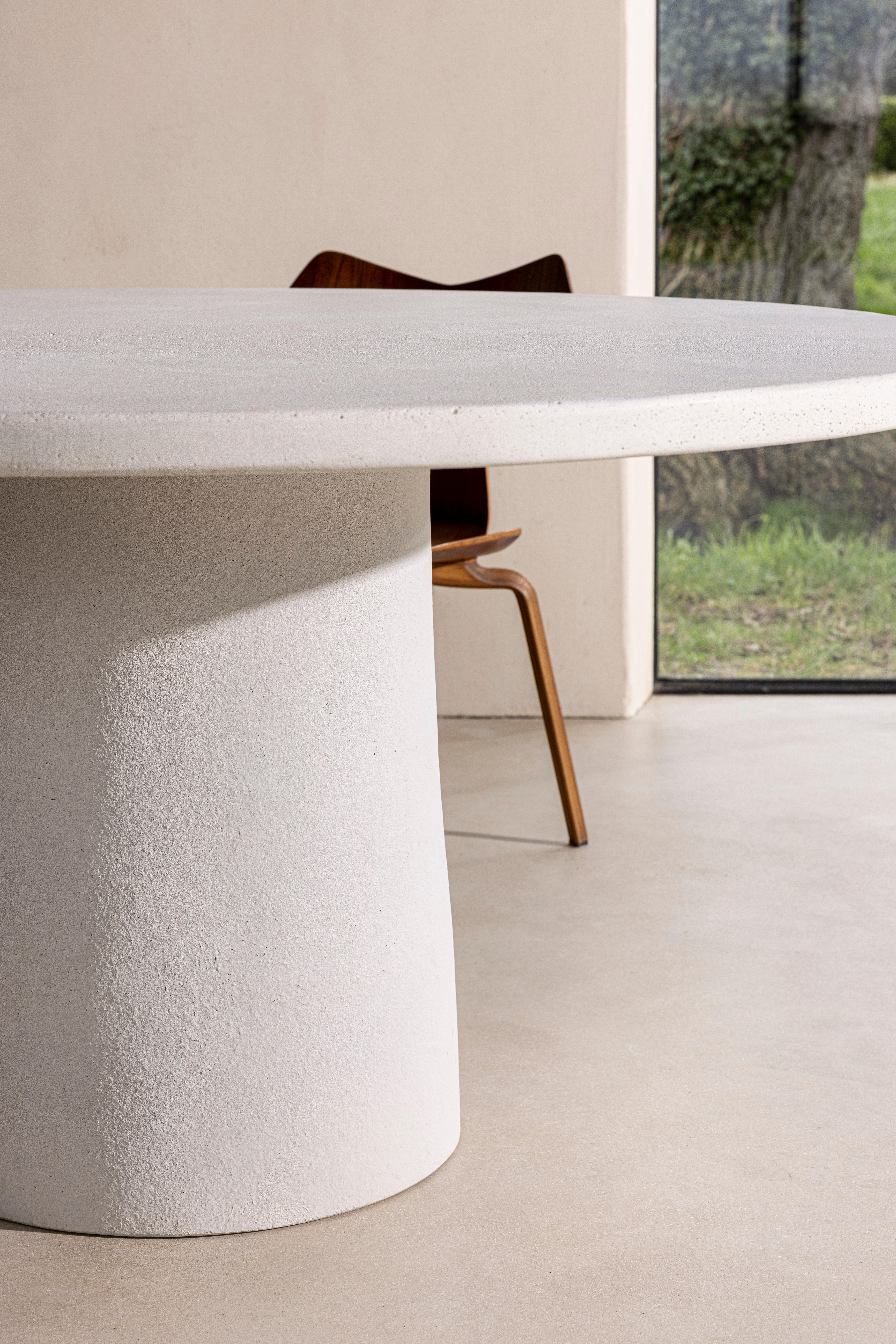 Stone Table by Studio Loho In New Condition For Sale In Geneve, CH