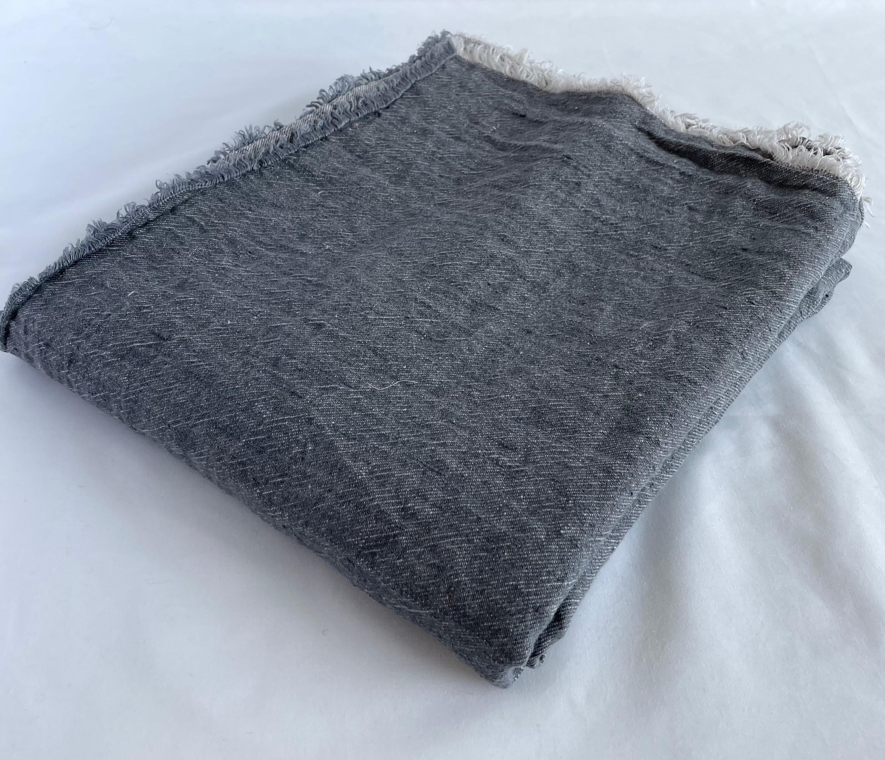 Stone Washed French Linen Throw in Gray Color In New Condition For Sale In Brea, CA