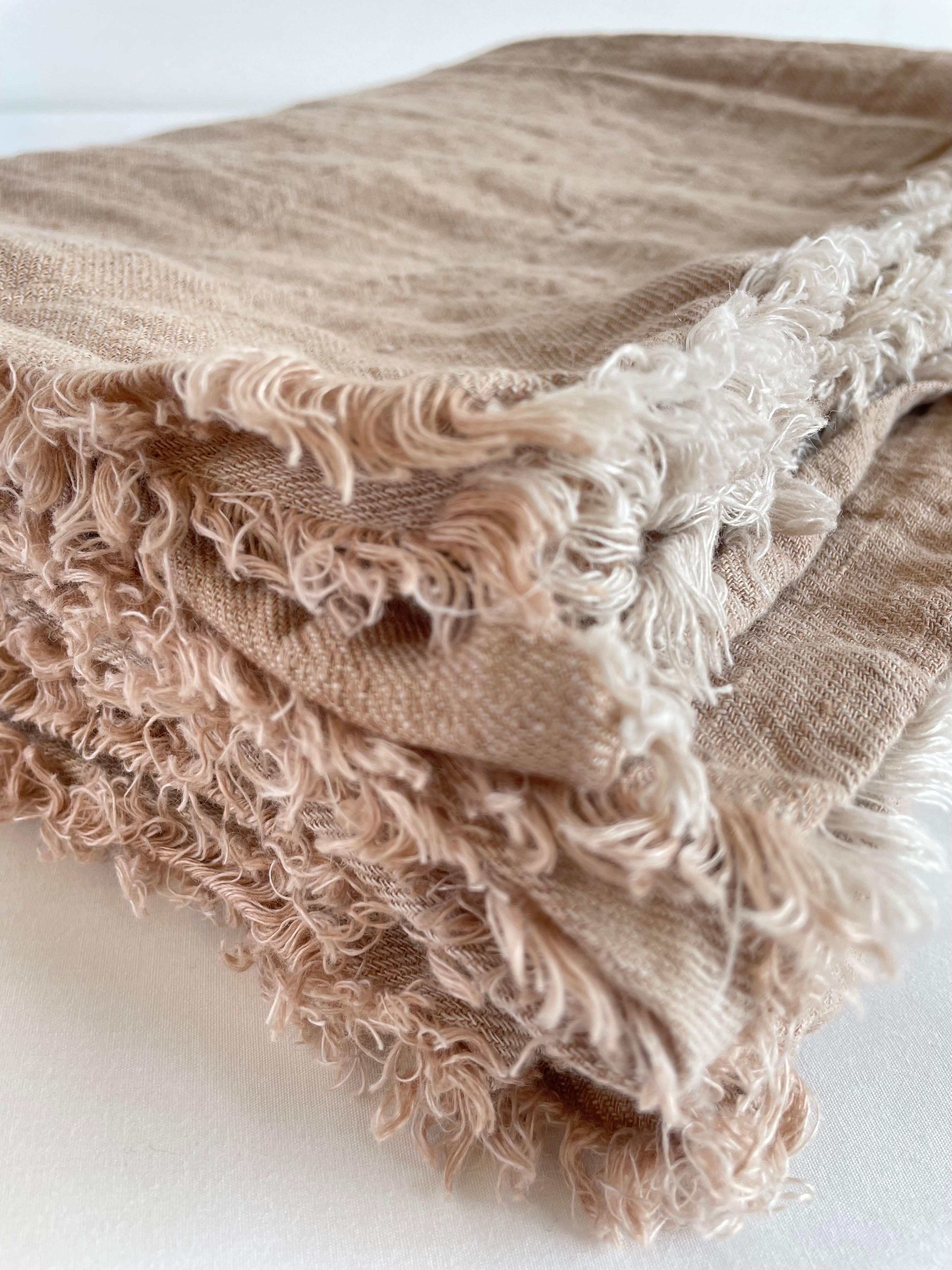 Stone Washed French Linen Throw in Nude Blush Color In New Condition For Sale In Brea, CA
