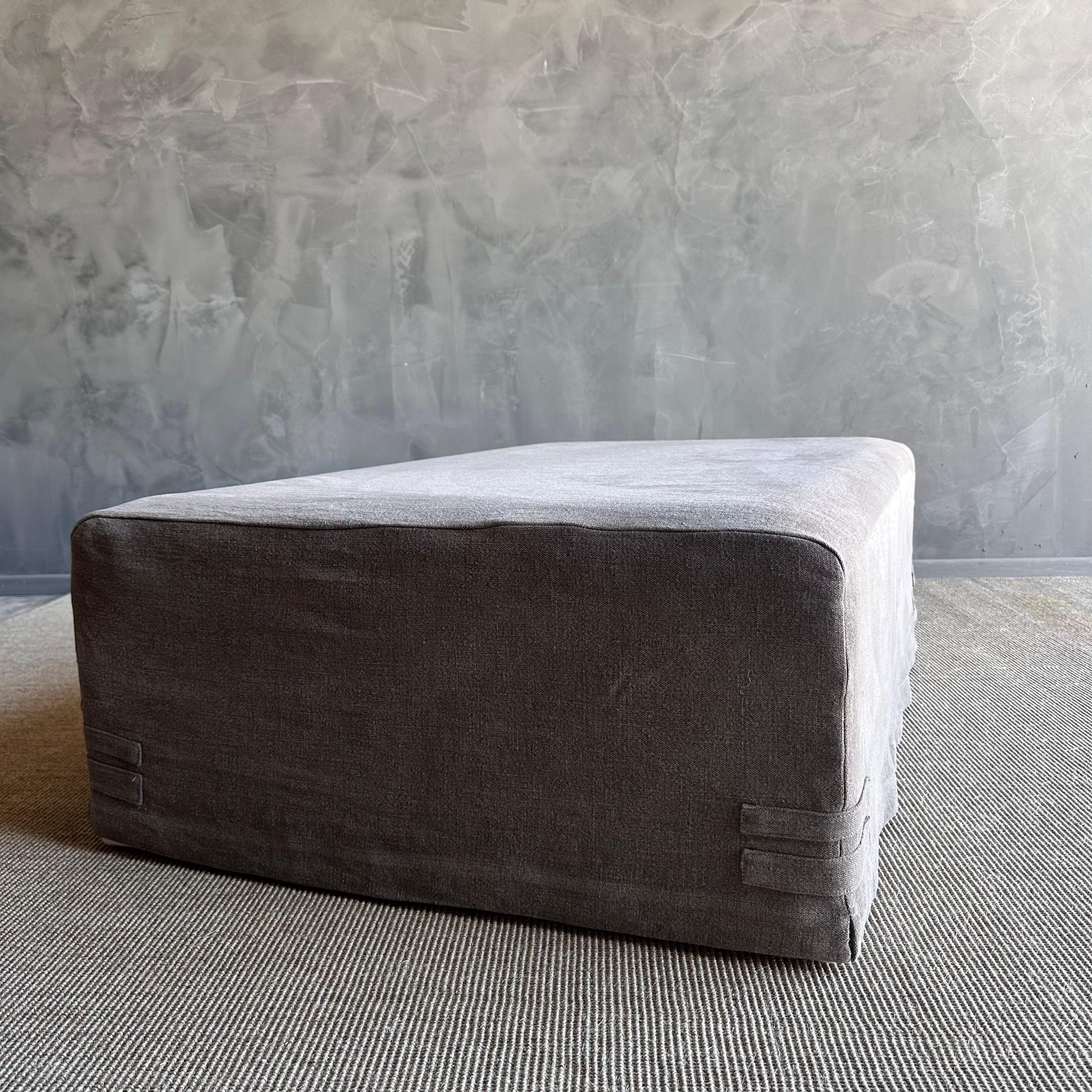 A Stone Washed Linen Cocktail Ottoman Covered Slip en vente 3