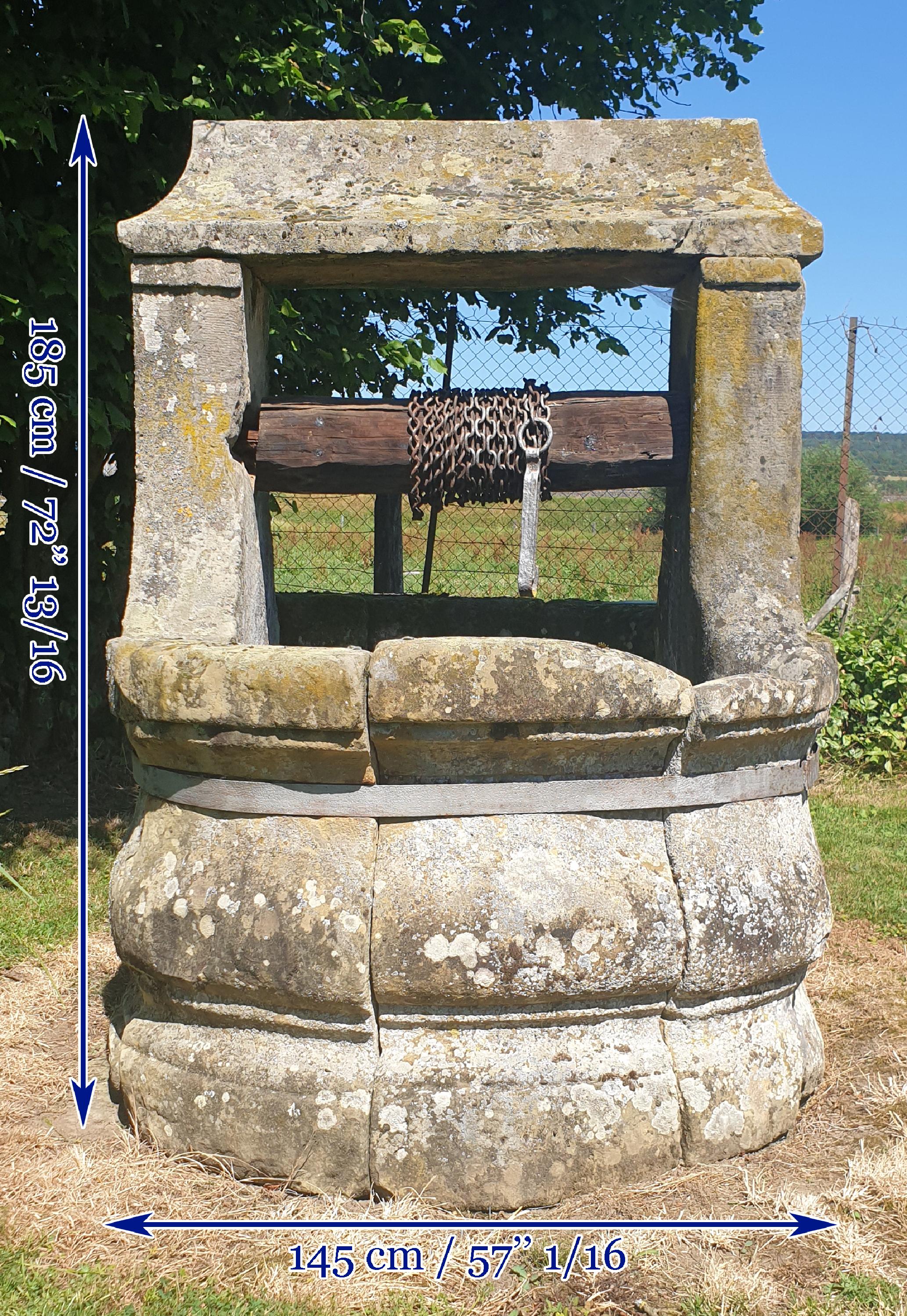 Stone Well from the Louis XIV Period For Sale 5