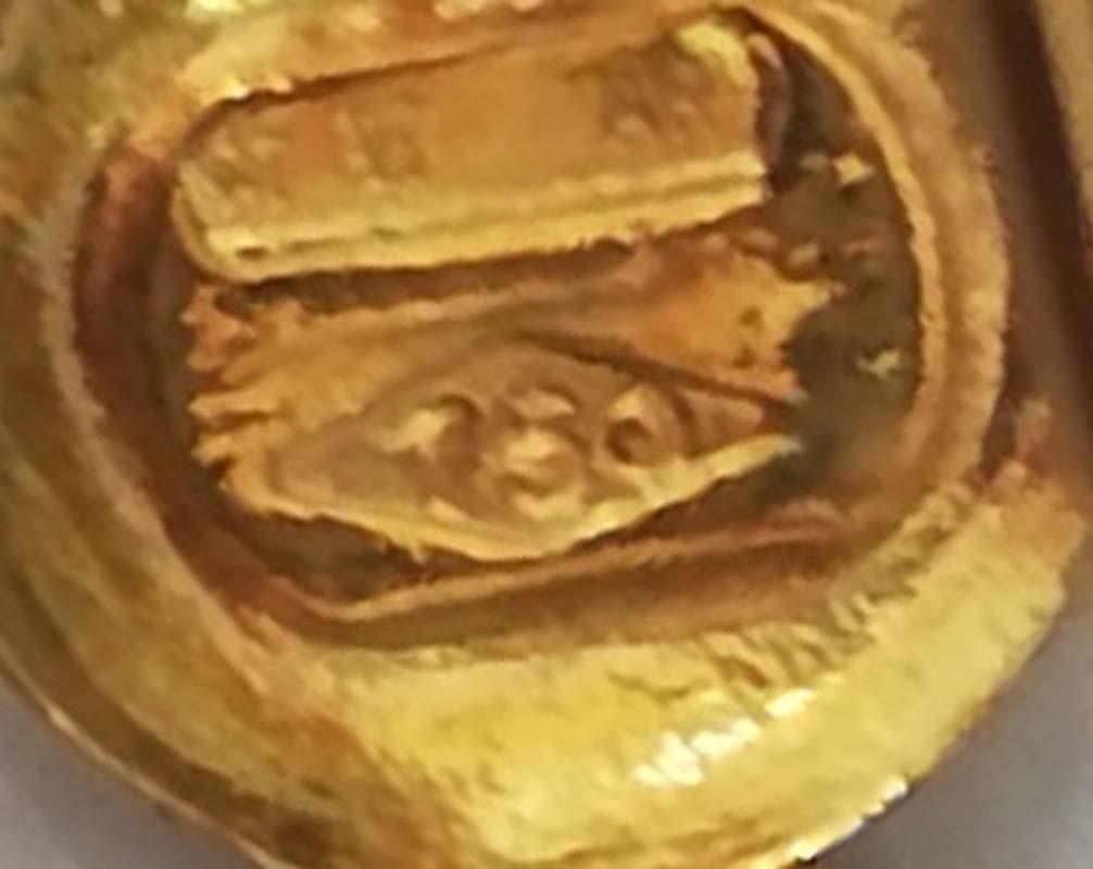 Pietre, Orecchini in oro giallo 18 carati. in vendita 1