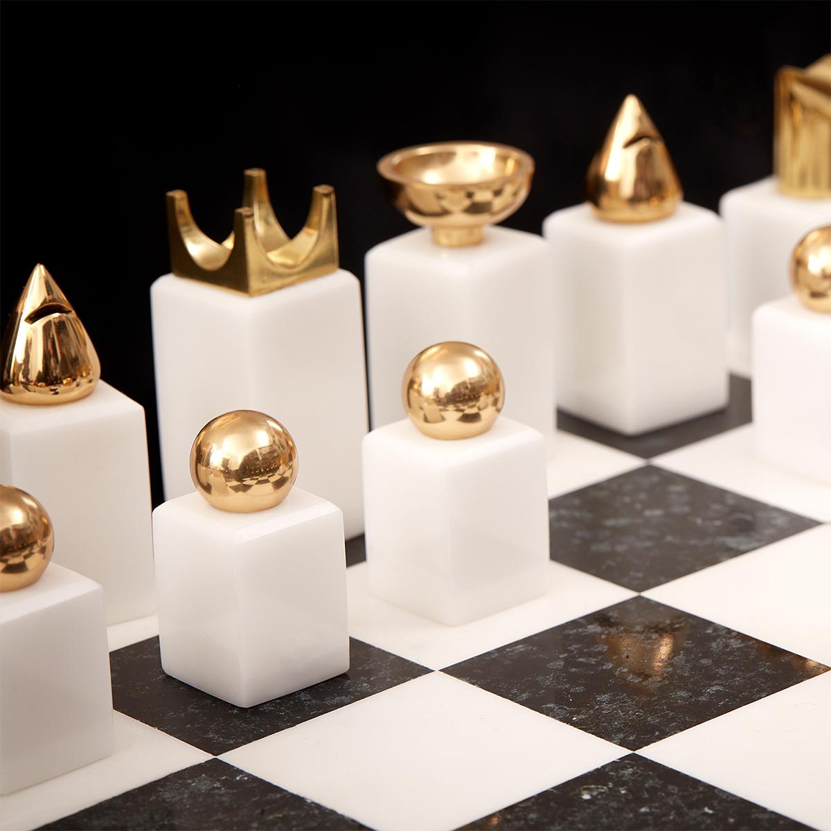 Plaqué or Stones Chess Game en vente
