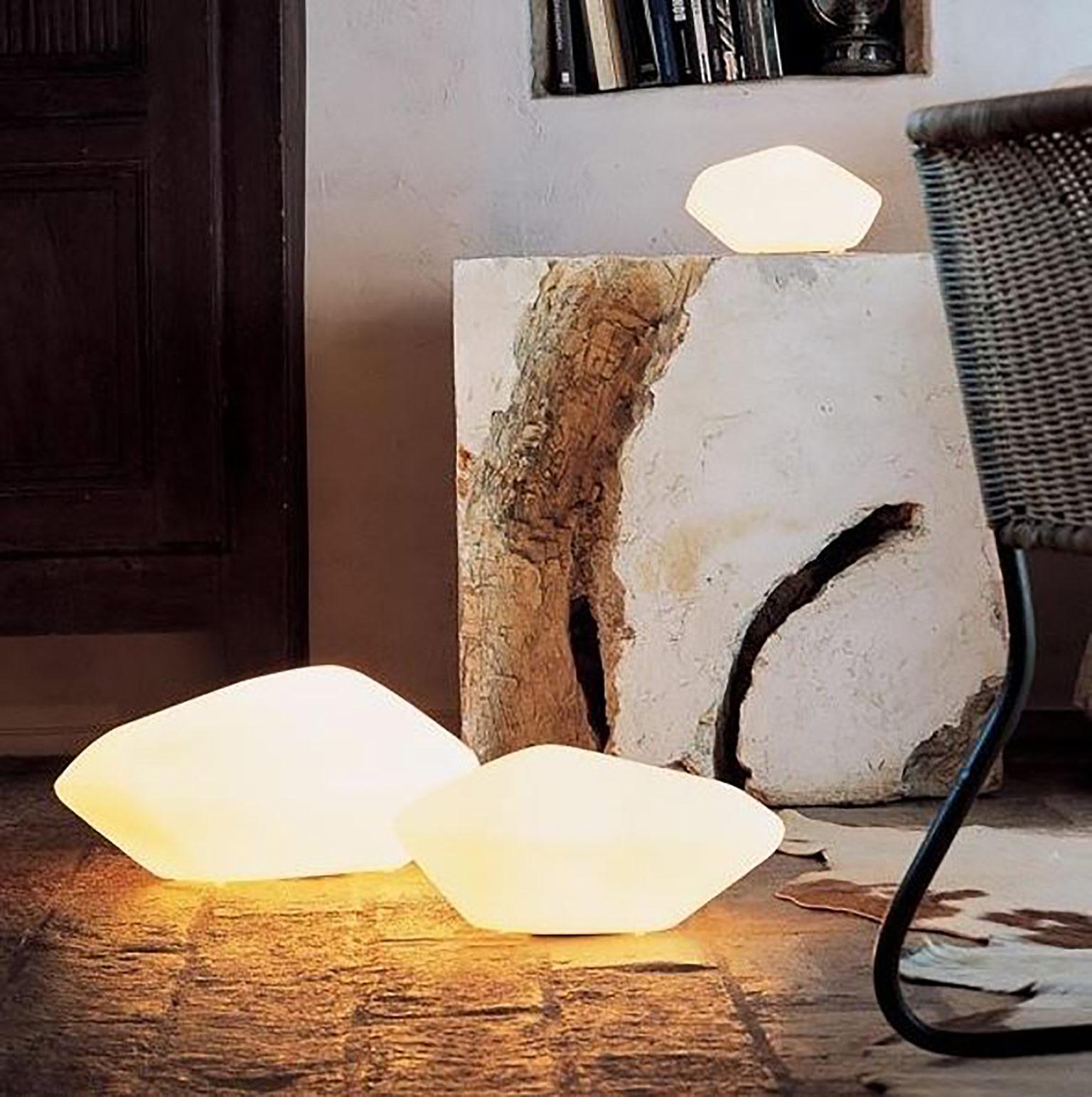 Lampe d'extérieur Stones de Marta Laudani & Marco Romanelli pour Oluce Neuf - En vente à Brooklyn, NY