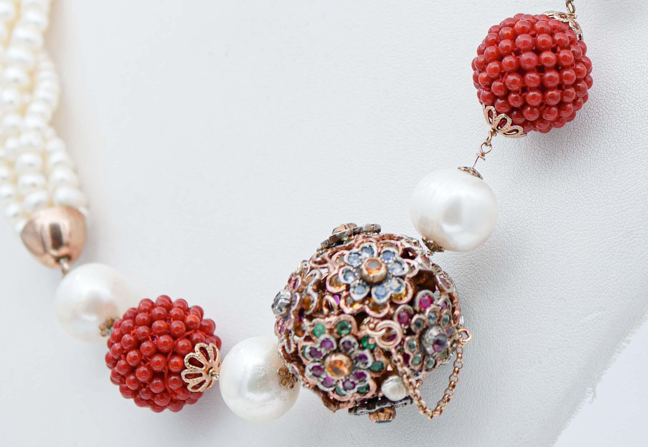 Rétro Pierres, perles, émeraudes, rubis, saphirs, or rose et argent  Collier
