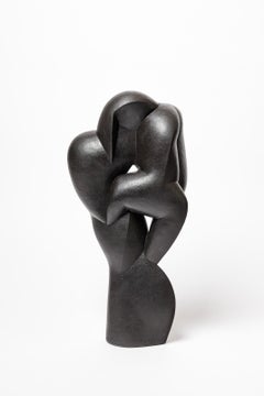 Scultura in gres e ossidi intitolata "Fleurs de nuit" di Pierre Martinon.