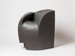 Sculpture en grès et oxydes intitulée " Le trou noir " par P. Martinon, 2019.