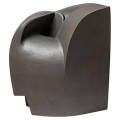 Skulptur aus Steinzeug und Oxyden mit dem Titel "Le trou noir" von P. Martinon, 2019.