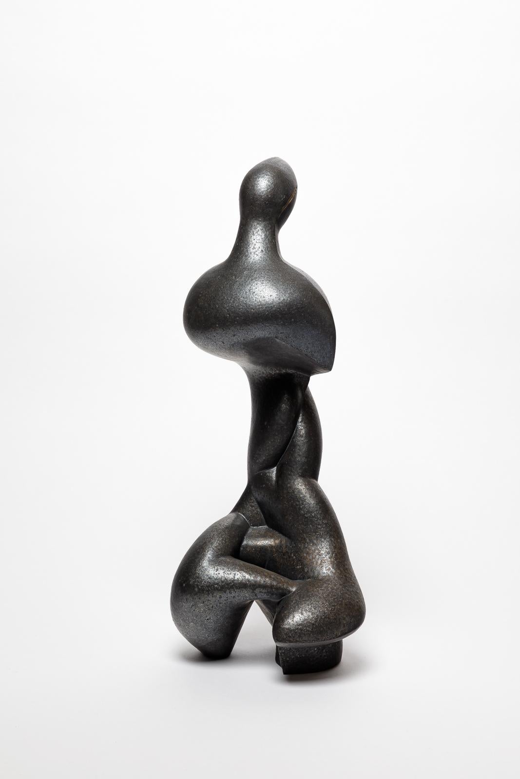 Stoneware and oxides sculpture entitled « Matador » by Pierre Martinon, 2023. In New Condition For Sale In Saint-Ouen, FR