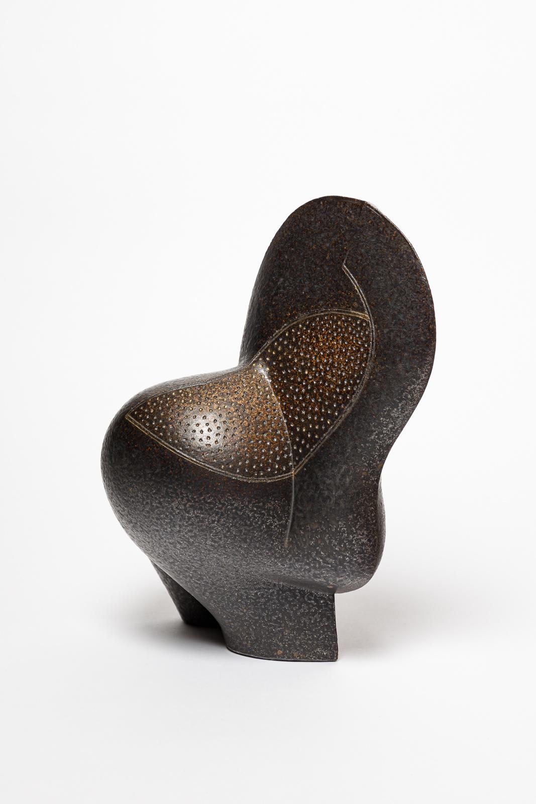 Skulptur aus Steingut und Oxiden 