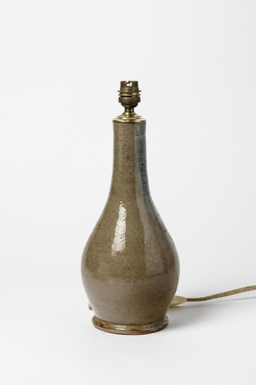 Français Lampe de bureau en céramique Art déco en grès par P. Demeure, couleur grise en vente