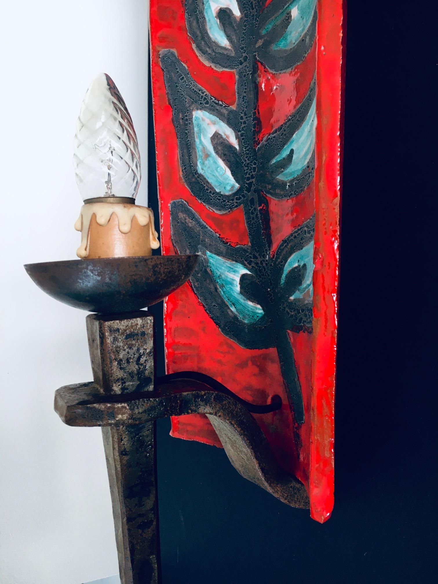 Applique en grès, fabriquée par un artiste, France, années 1960 en vente 5