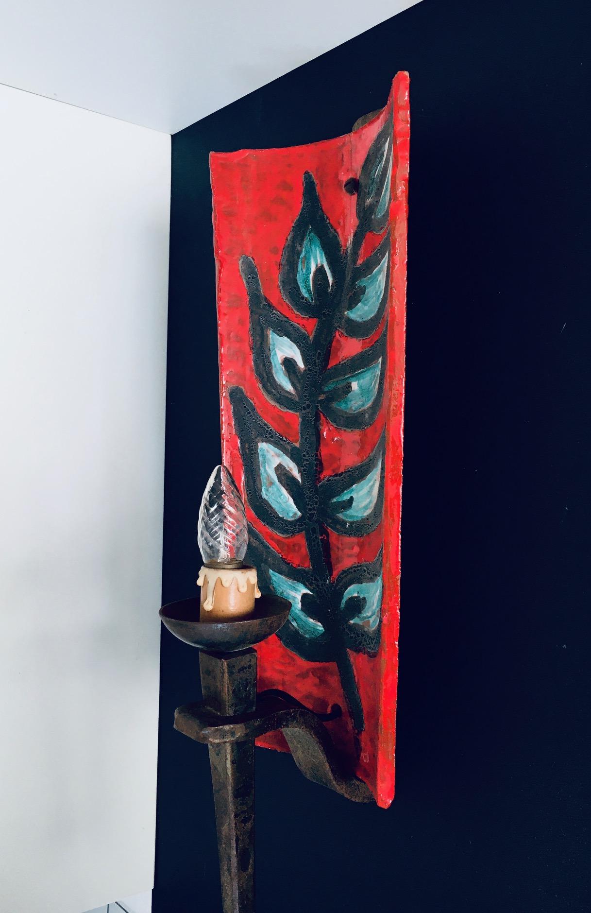 Applique en grès, fabriquée par un artiste, France, années 1960 État moyen - En vente à Oud-Turnhout, VAN