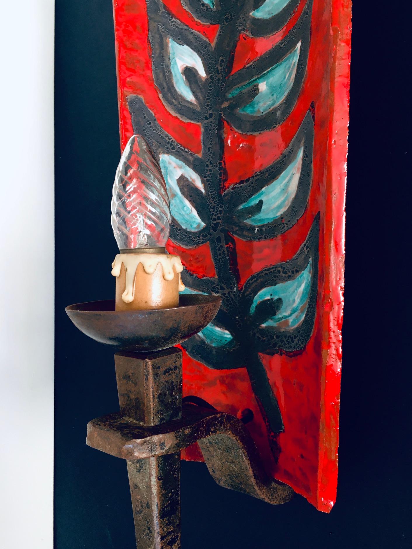 Milieu du XXe siècle Applique en grès, fabriquée par un artiste, France, années 1960 en vente