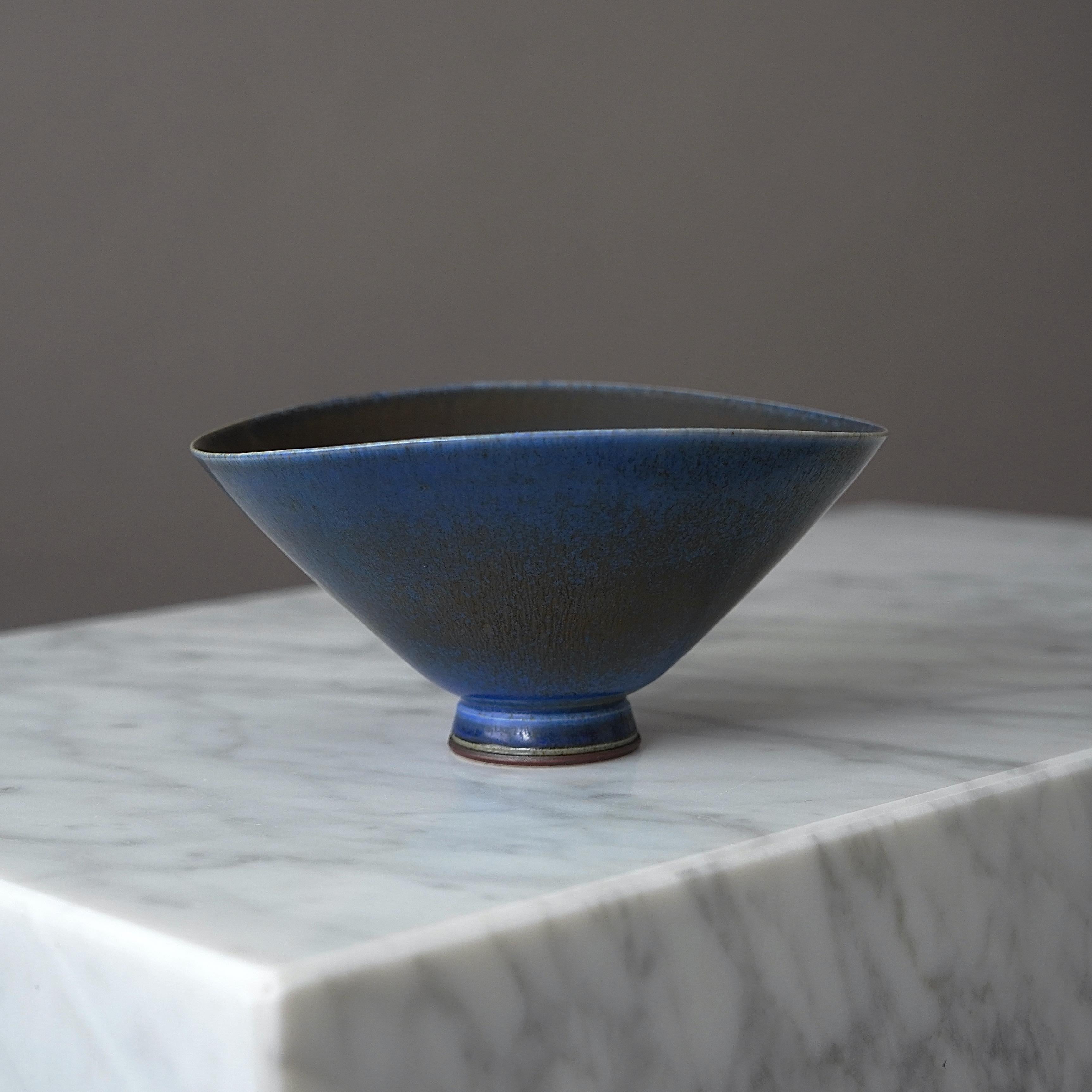 Svedese Ciotola in gres di Berndt Friberg per Gustavsberg Studio, Svezia, 1953 in vendita