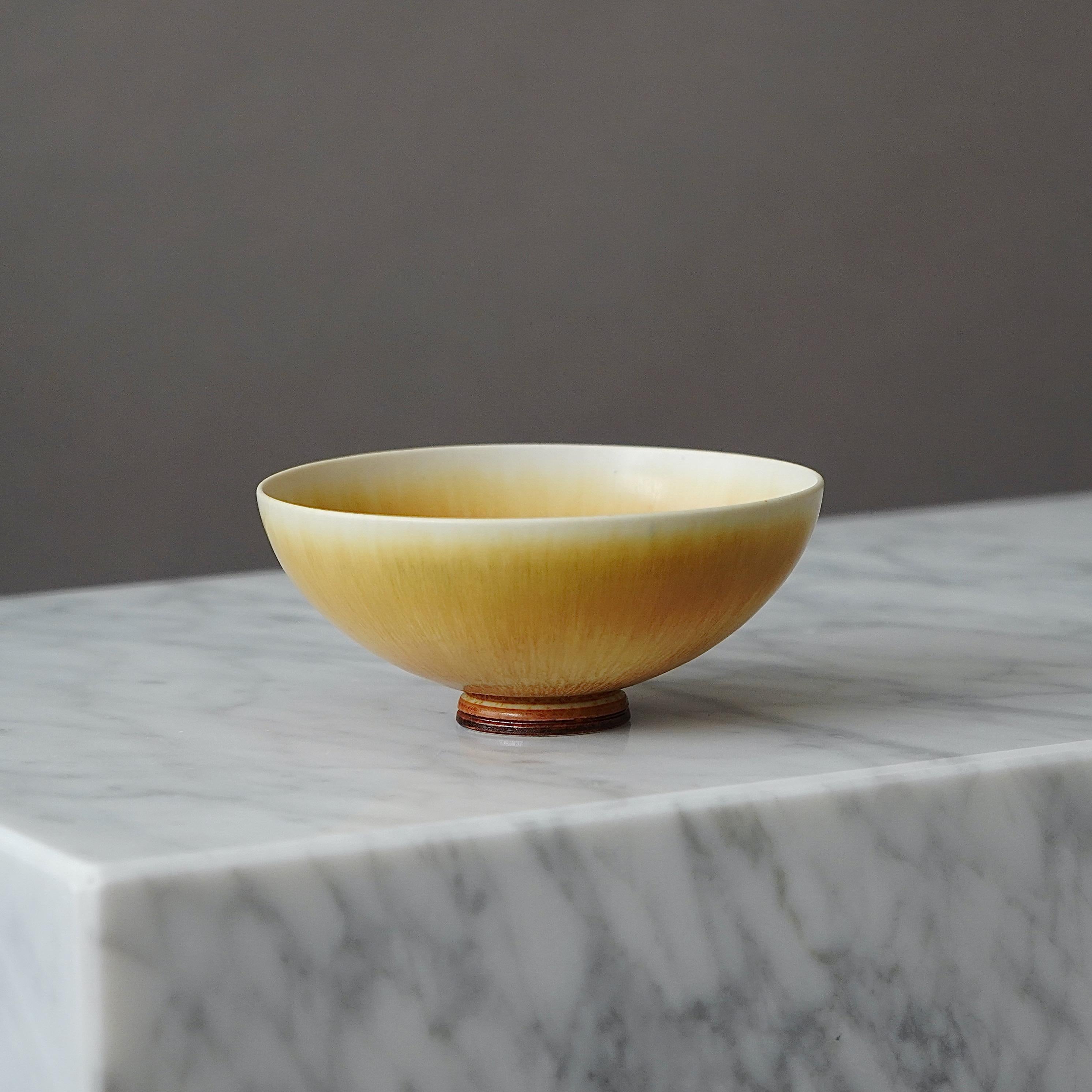 Steingutschale aus Steingut von Berndt Friberg für Gustavsberg Studio, Schweden, 1960 im Angebot 4
