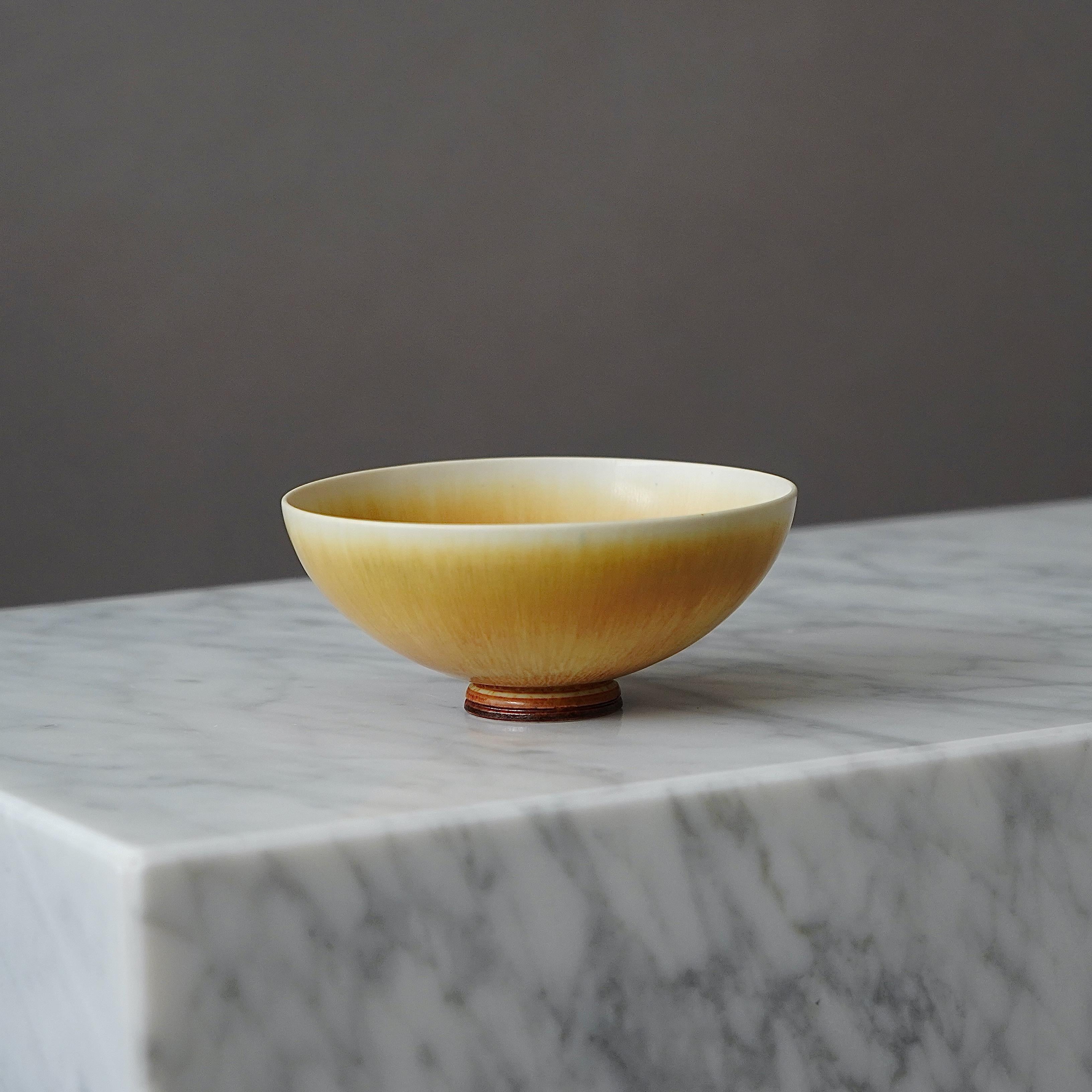 Steingutschale aus Steingut von Berndt Friberg für Gustavsberg Studio, Schweden, 1960 (Keramik) im Angebot