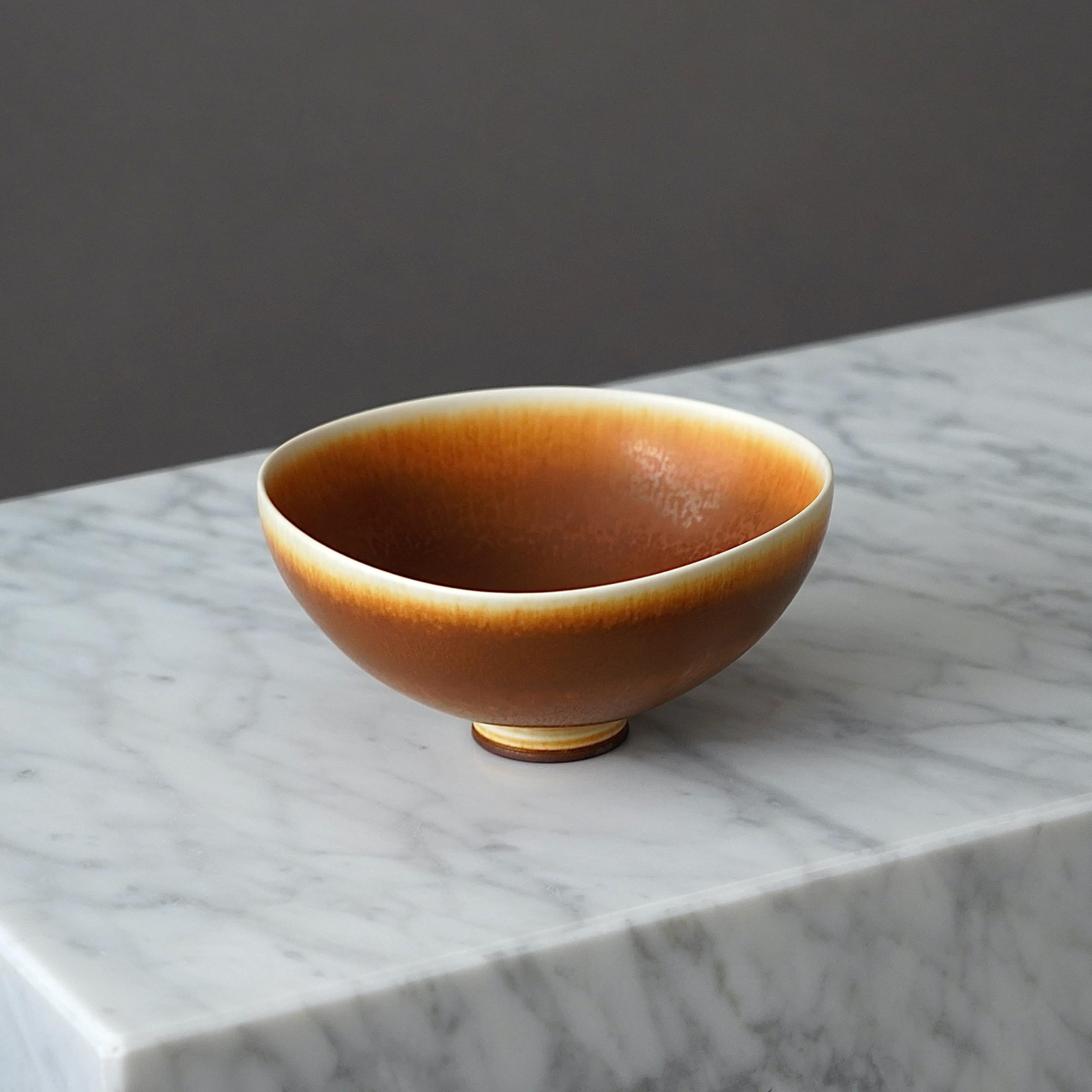 Smaltato Ciotola in gres di Berndt Friberg per Gustavsberg Studio, Svezia, 1969 in vendita