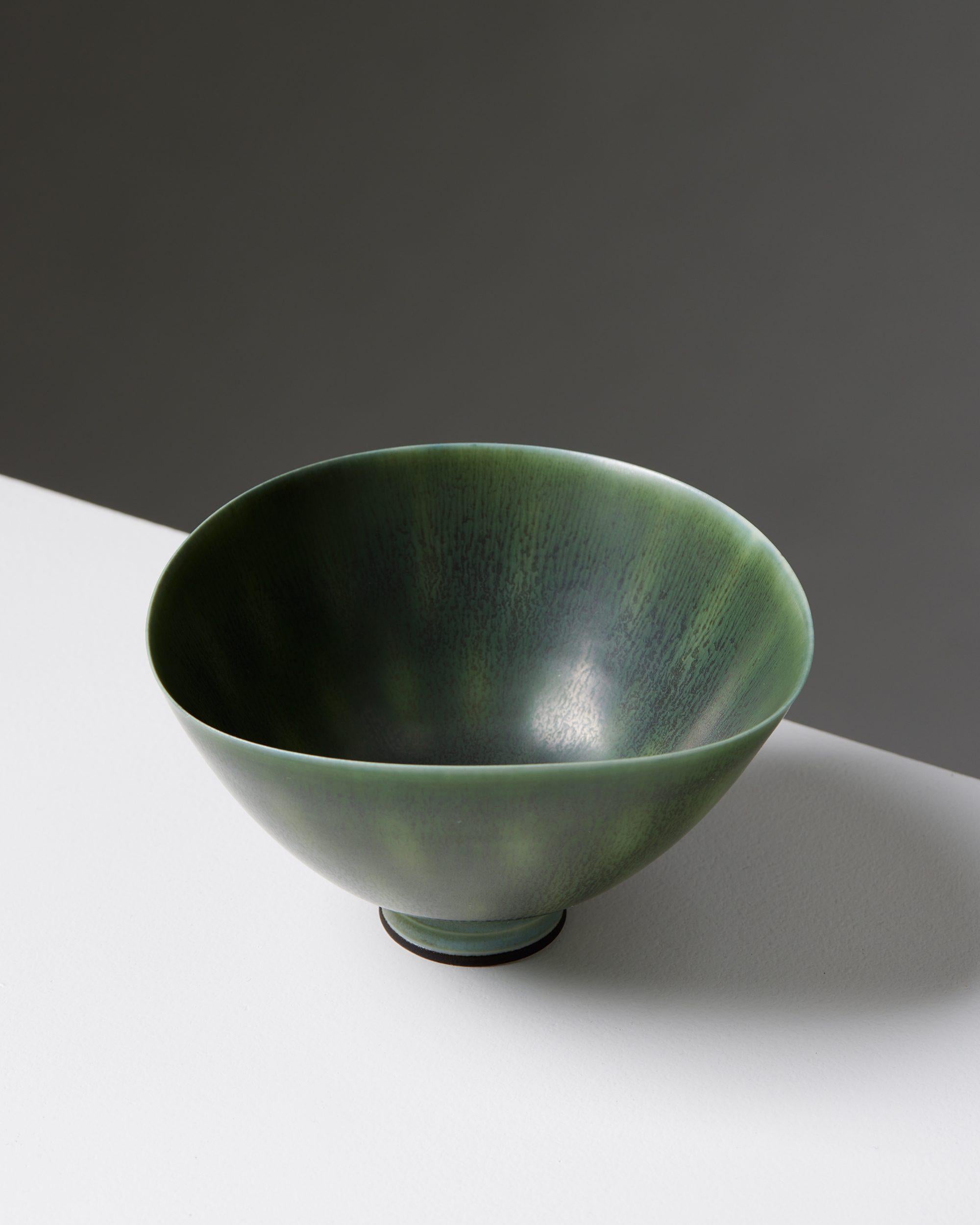 Swedish Stoneware bowl by Berndt Friberg for Gustavsberg, Sweden, 1955, dark green