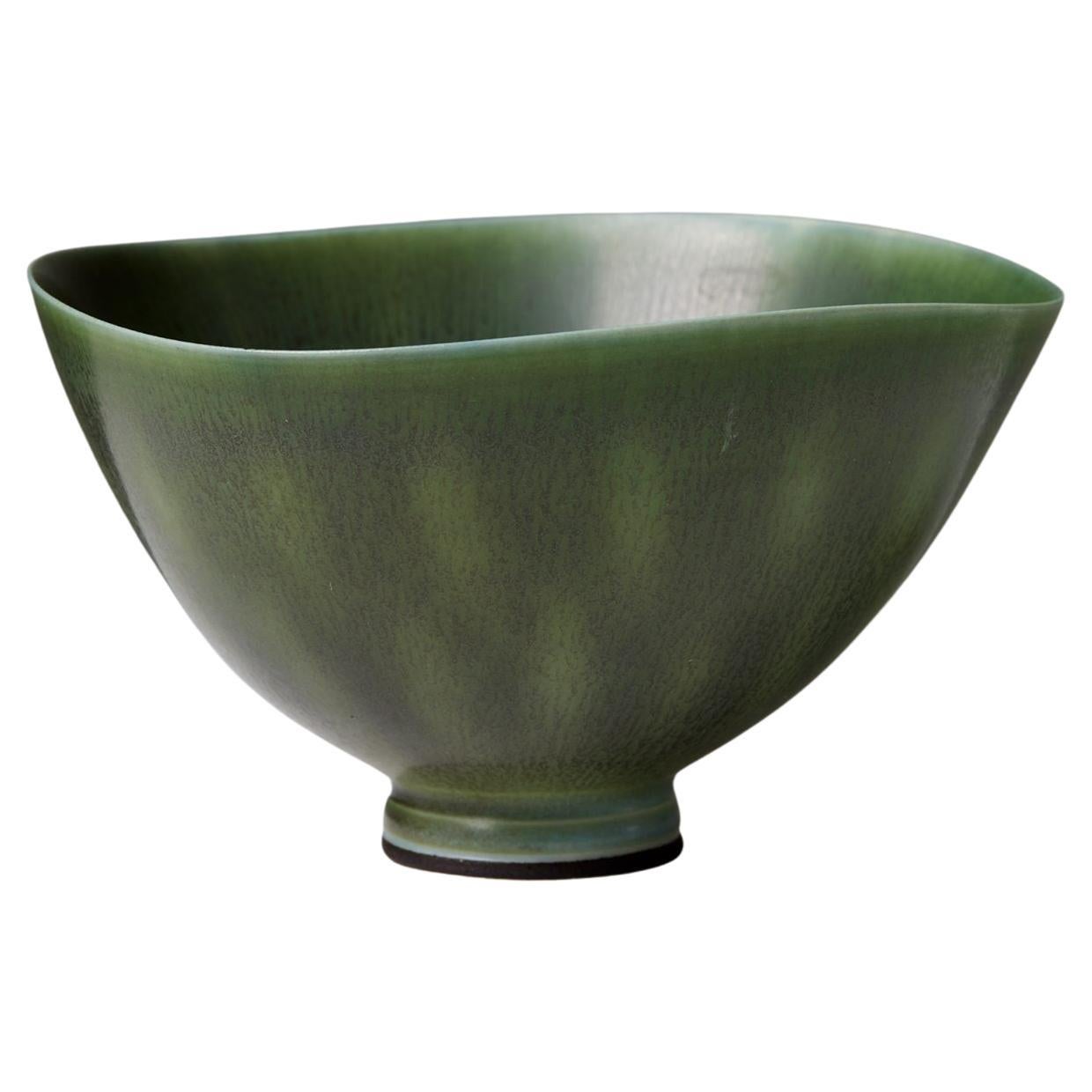 Stoneware bowl by Berndt Friberg for Gustavsberg, Sweden, 1955, dark green