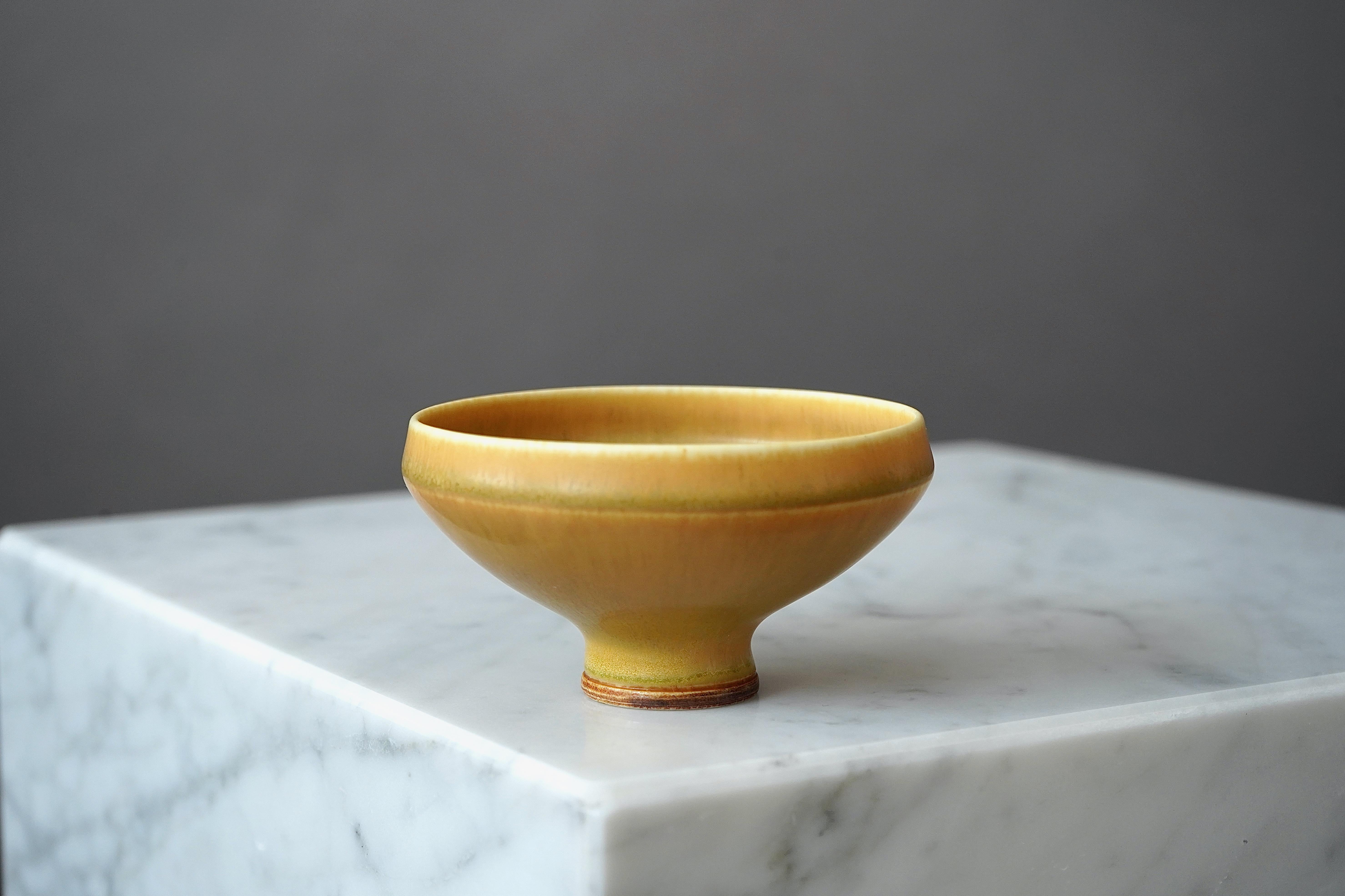 Turned Stoneware Bowl by Berndt Friberg for Gustavsberg, Sweden, 1965 For Sale