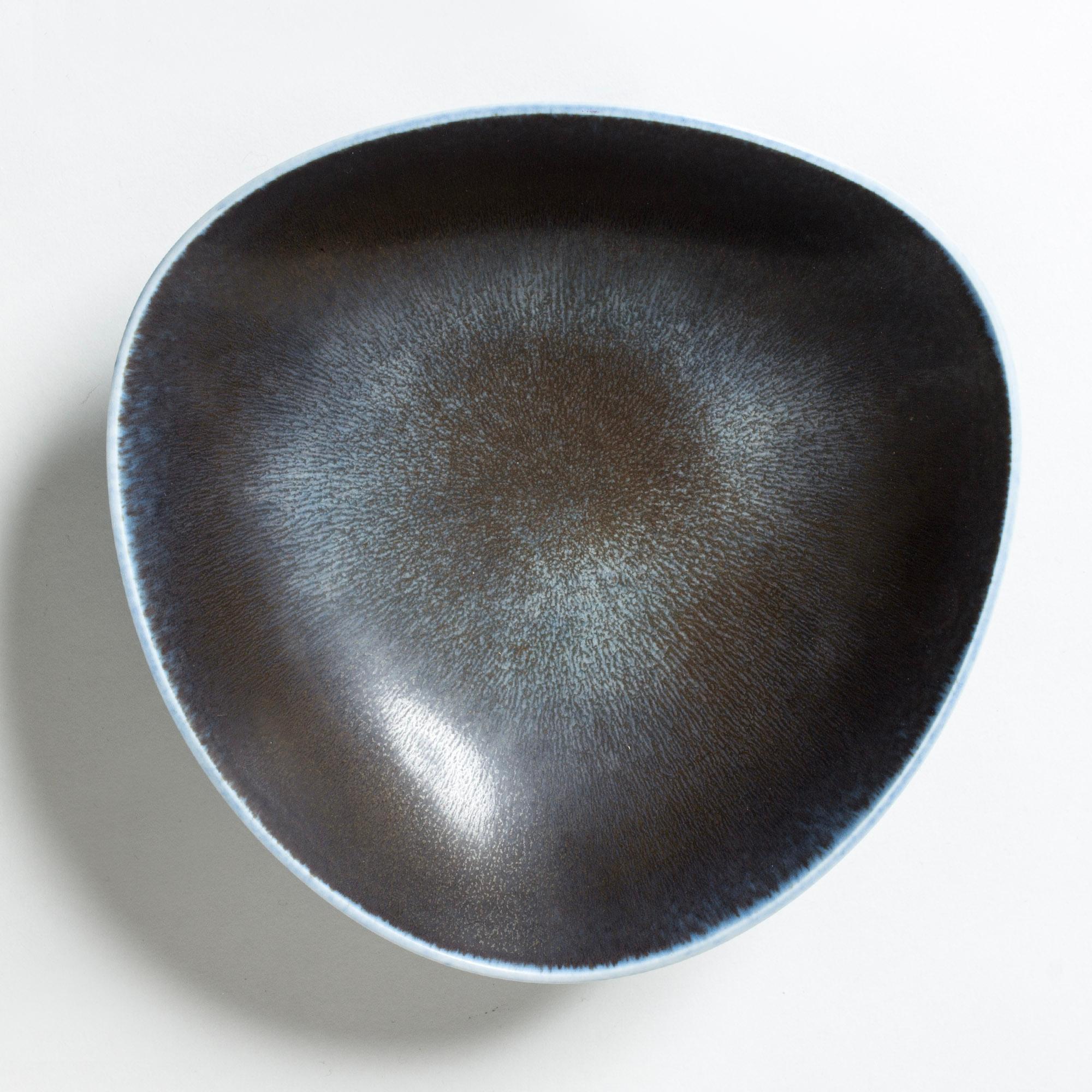 Swedish Stoneware bowl by Berndt Friberg, Gustavsberg, Sweden, 1950s