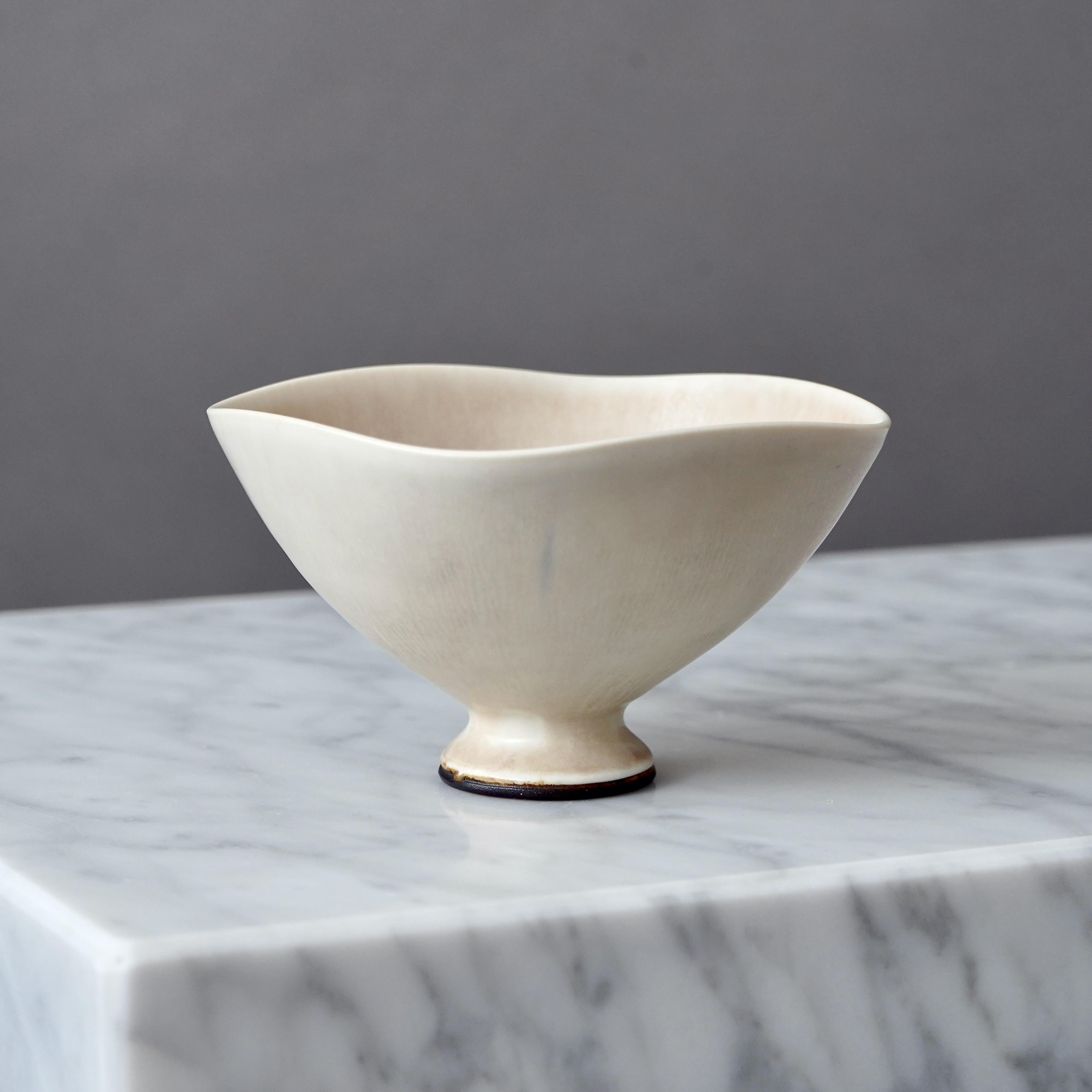 Ceramica Ciotola in gres di Berndt Friberg. Gustavsberg, Svezia, 1975. Beige / Off White in vendita