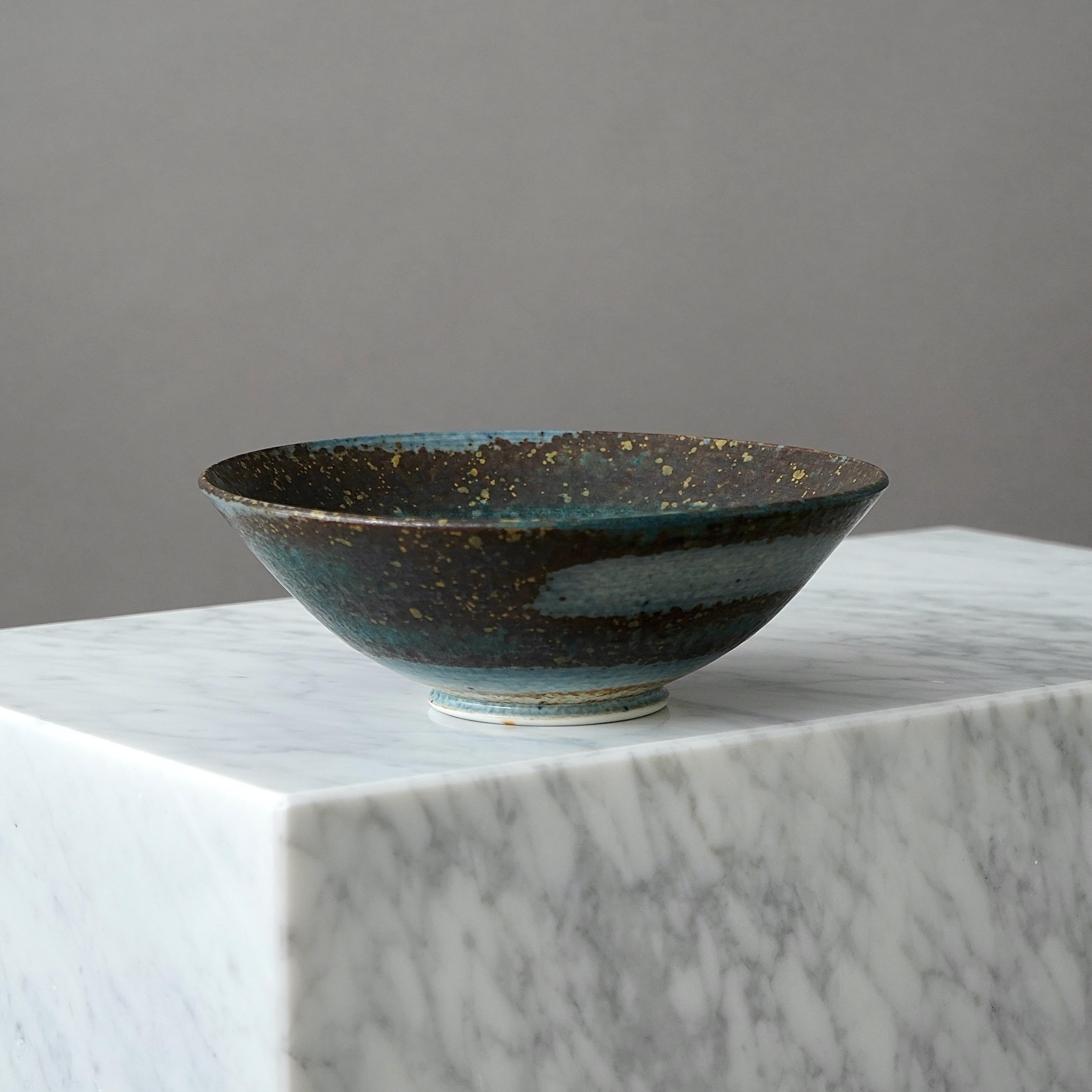 Stoneware Bowl by Francesca Mascitti Lindh. Arabia, Finland, 1960s. In Good Condition For Sale In Malmö, SE