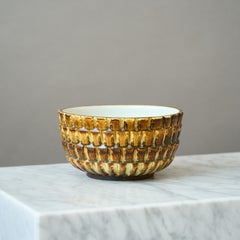 Schale aus Steingut von Gertrud Lönegren, Rörstrand, Schweden, 1930er Jahre. Art Deco, Gelb.