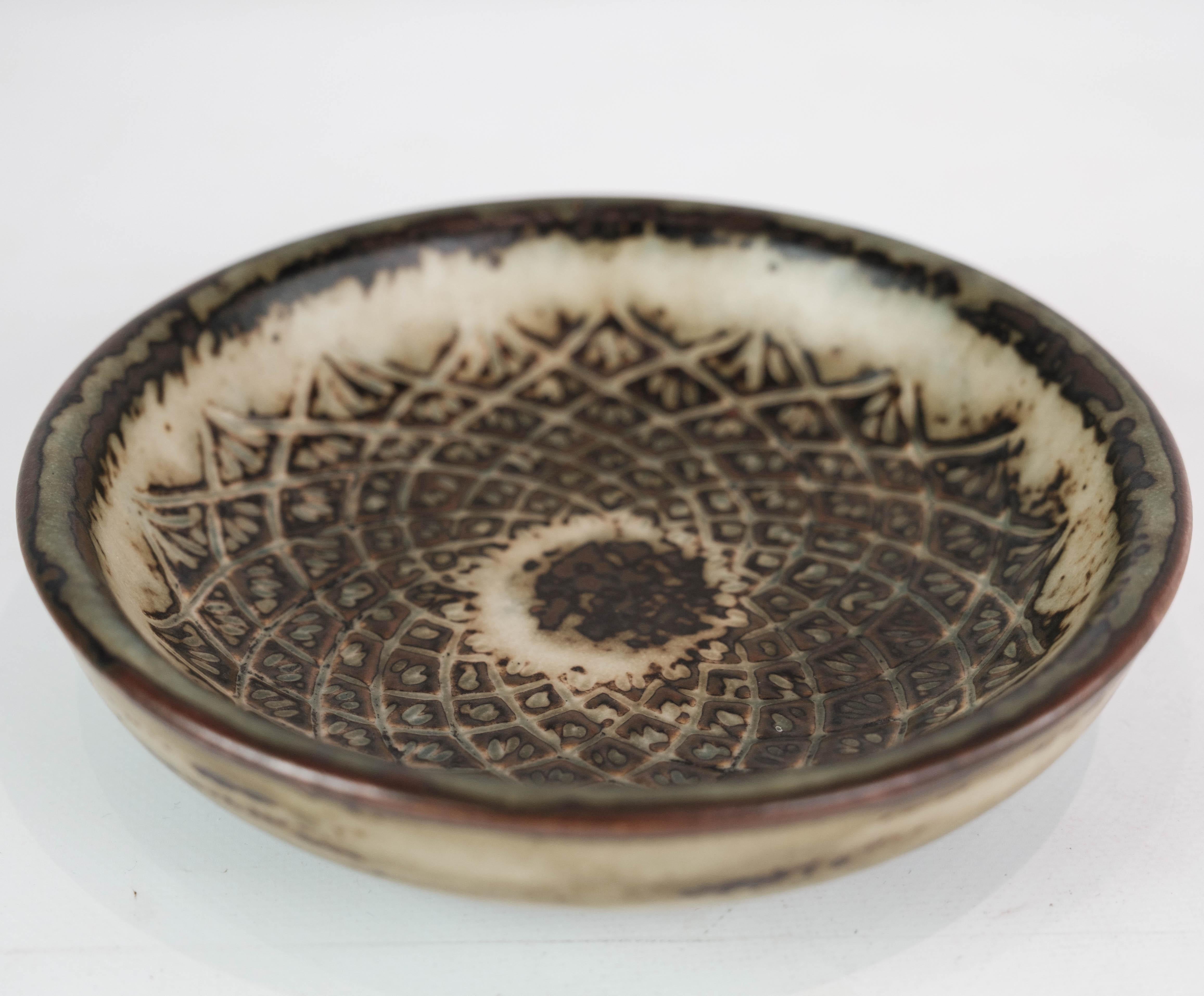 Danish Stoneware Bowl In Brown Colors No. 21567 By Gerd Bøgelund From 1960s For Sale