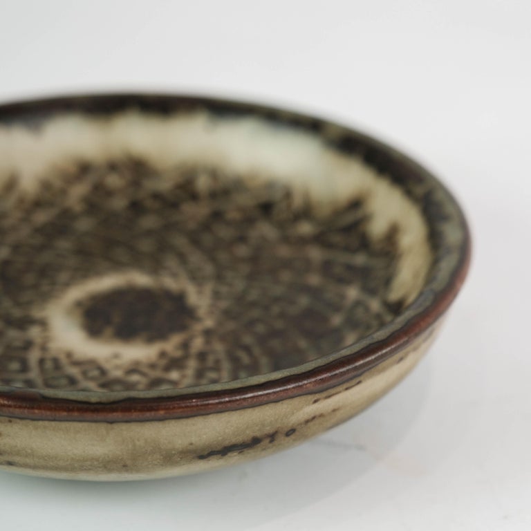 Ceramic Stoneware Bowl in Brown Colors, No. 21567 by Gerd Bøgelund for Royal Copenhagen For Sale