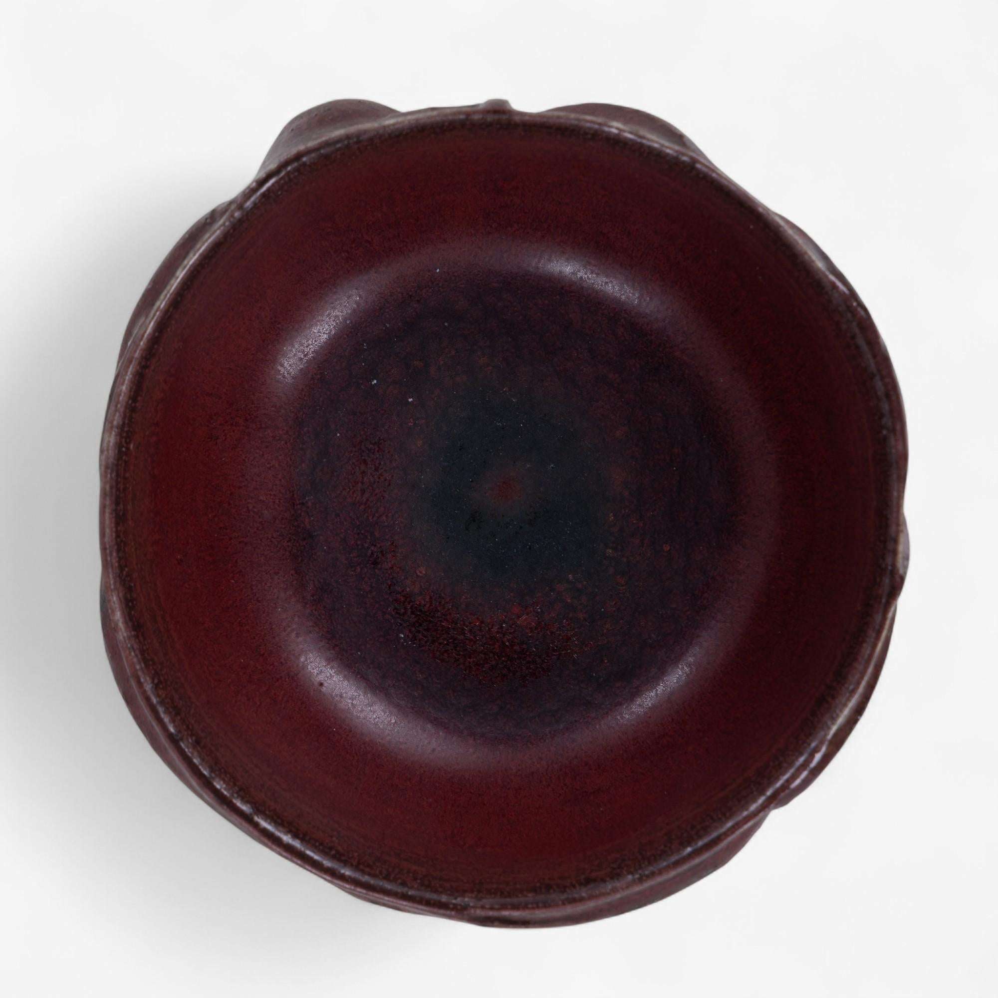 Mid-Century Modern Stoneware bowl in oxblood glaze by Axel Salto For Sale