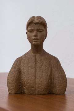 Buste en grès de Liss Eriksson, Suède, années 1950. Boucle d'oreille et épingle à cheveux en Oak
